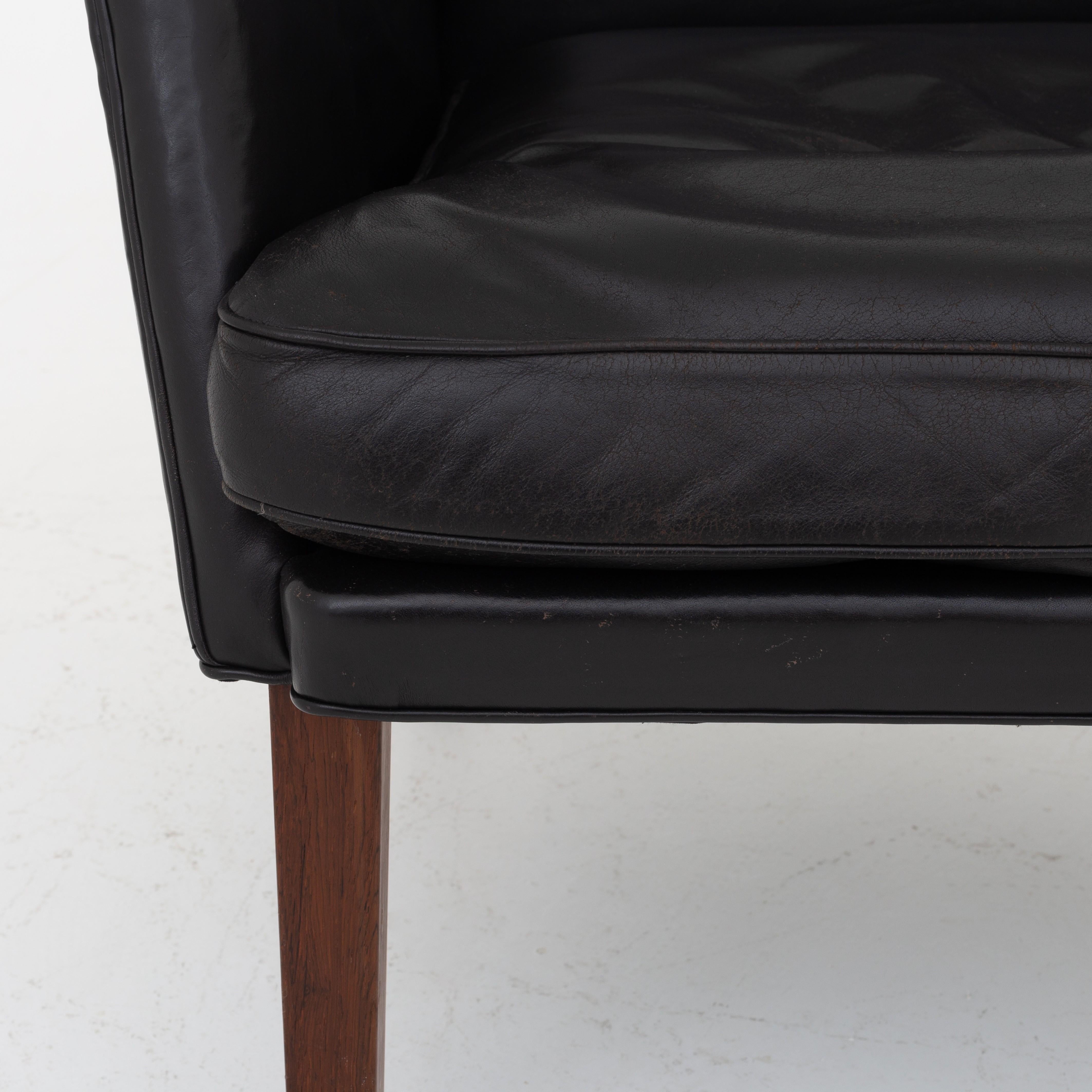 Easy chair in black leather by Tove & Edvard Kindt-Larsen In Good Condition For Sale In Copenhagen, DK