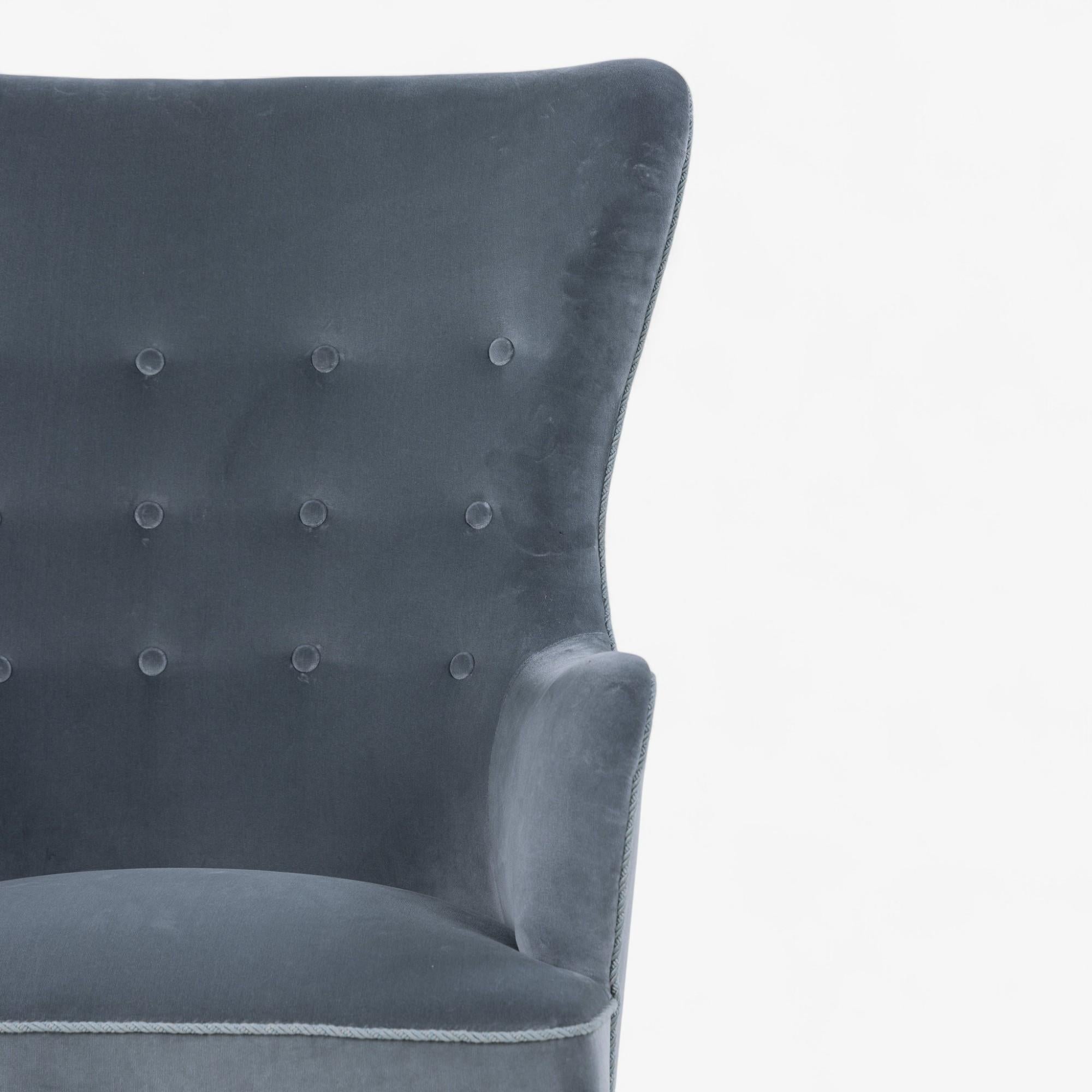 20th Century Easy chair in new fabric from the 1940's by Frits Henningsen For Sale