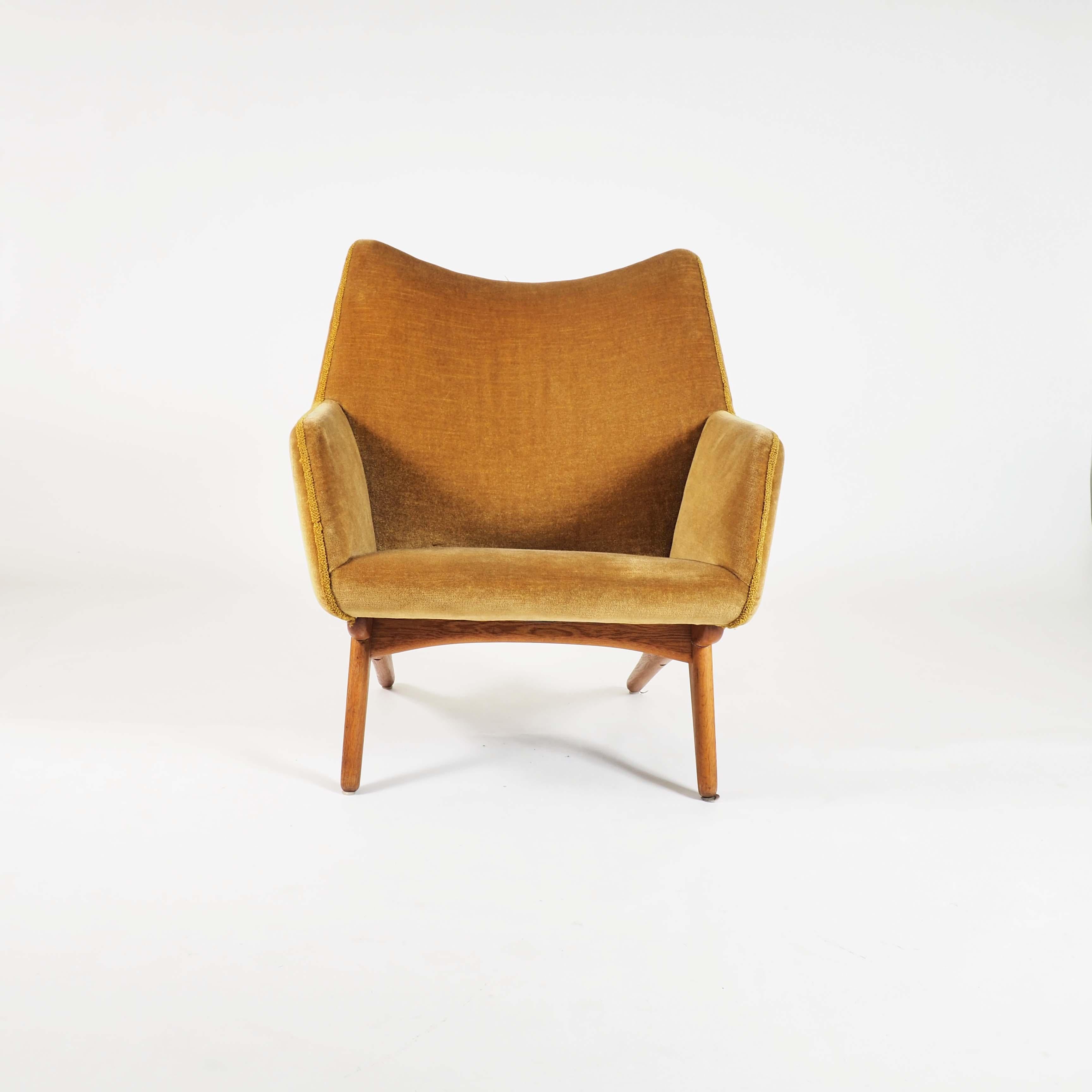 Danish Easy Chair in Oak and Fabric by Illum Wikkelsø, Denmark