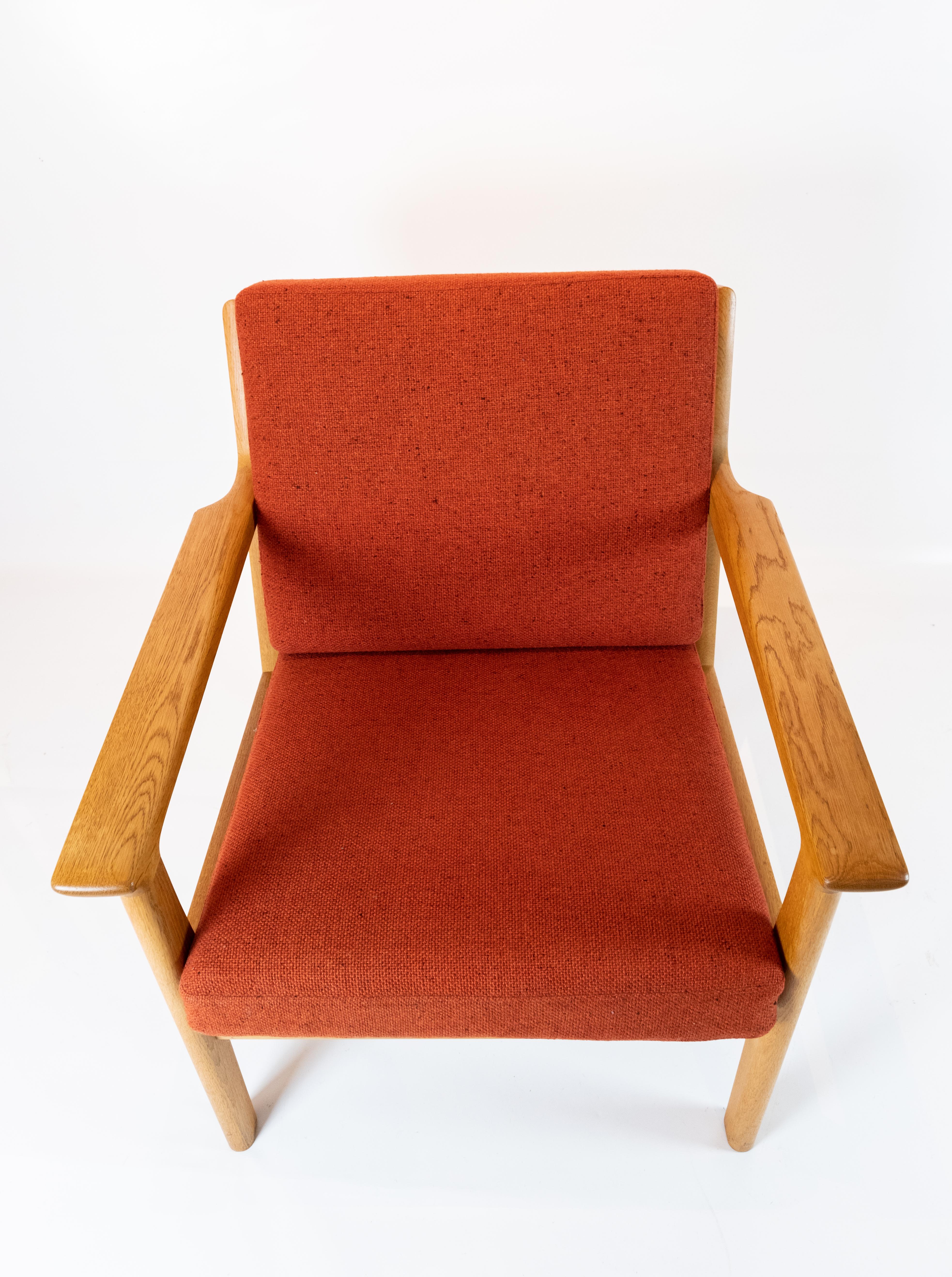 Easy Chair in Oak Red Wool Fabric by Hans J. Wegner and GETAMA For Sale 4