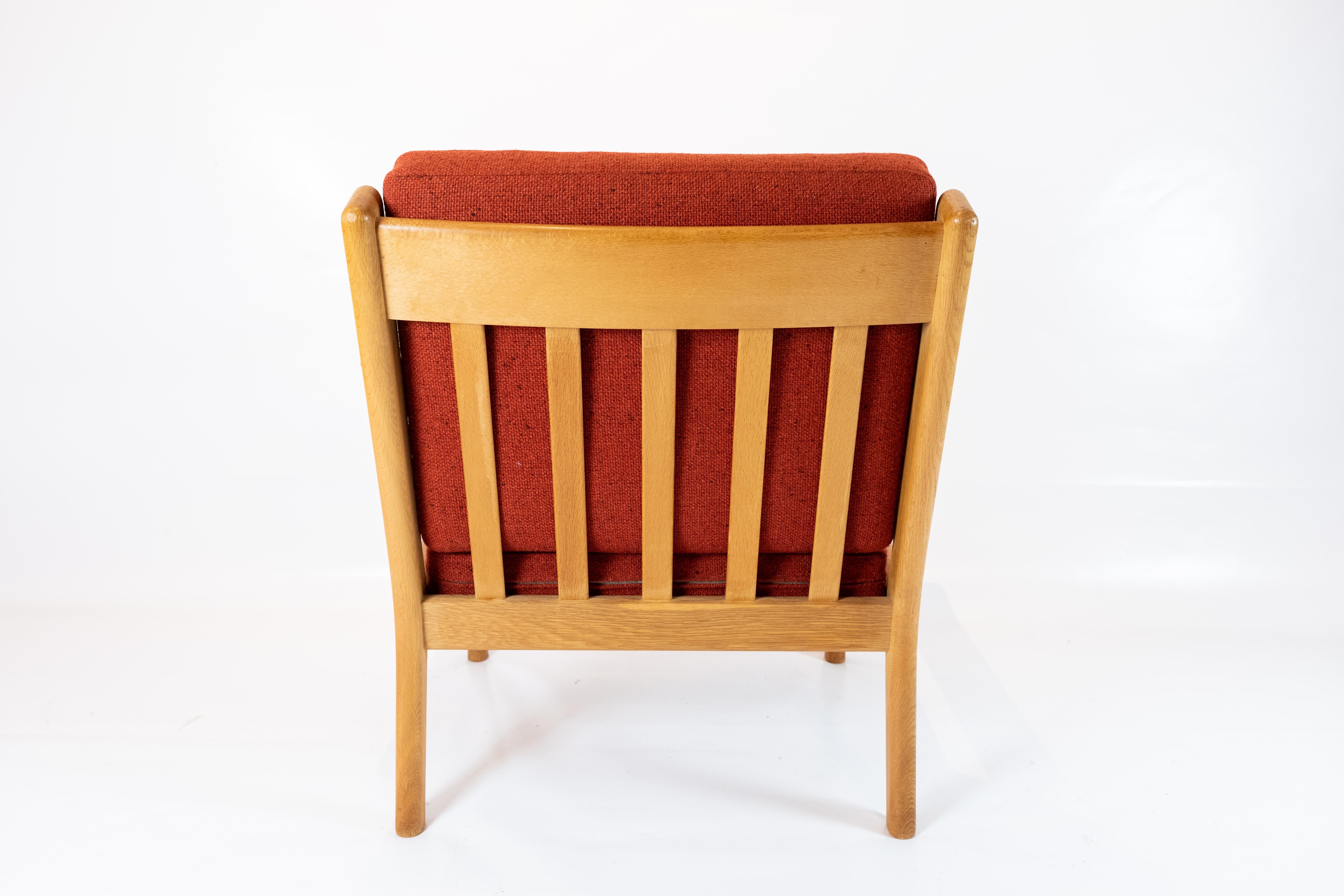 Easy Chair in Oak Red Wool Fabric by Hans J. Wegner and GETAMA For Sale 6