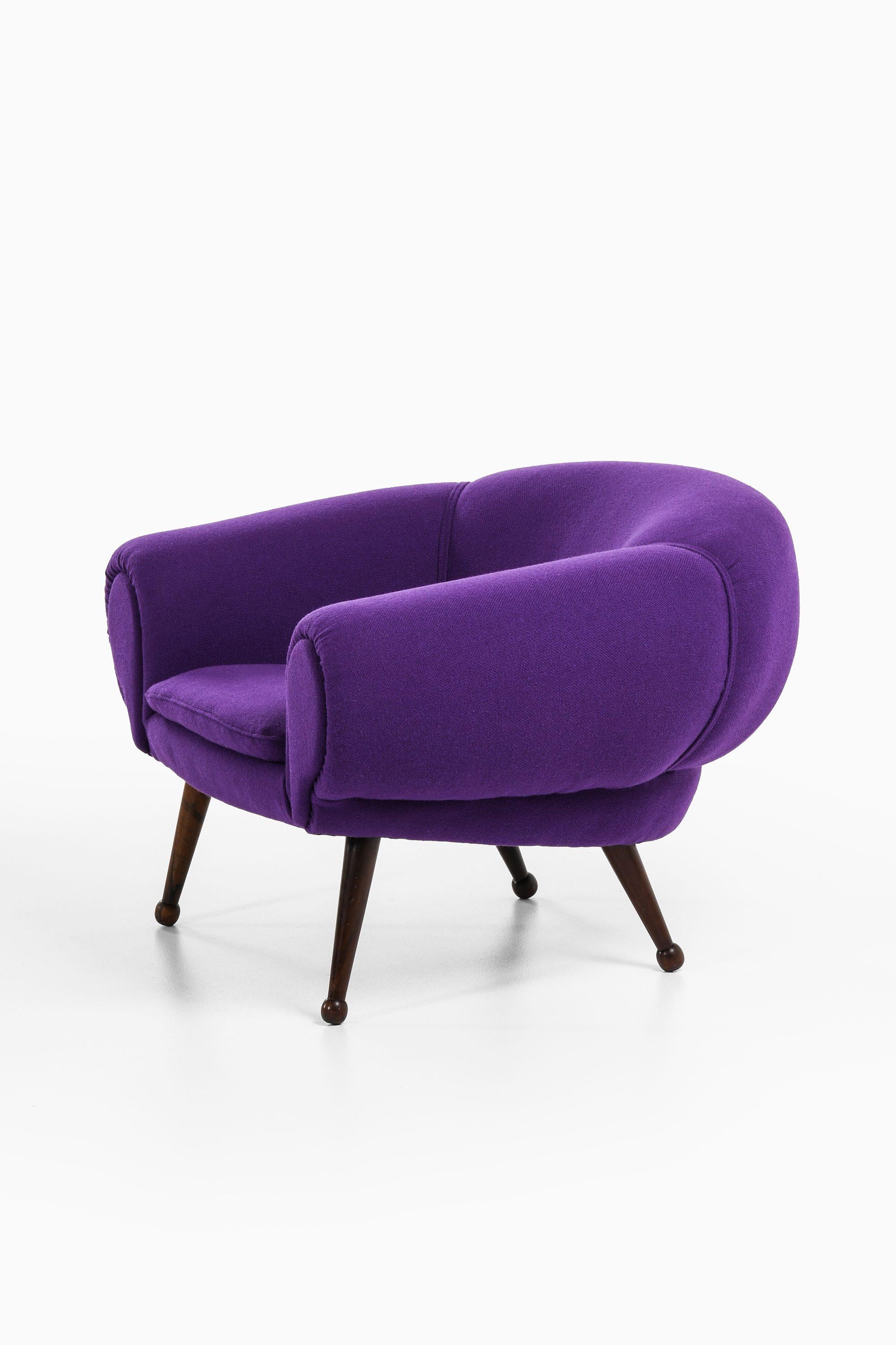Sedia Easy Chair in palissandro con rivestimento in tessuto Kvadrat di Illum Wikkelsø, anni '50

Informazioni aggiuntive:
Materiale: Legno di palissandro e rivestimento in tessuto Kvadrat
Stile: Metà secolo, Scandinavo
Rarissima poltrona modello