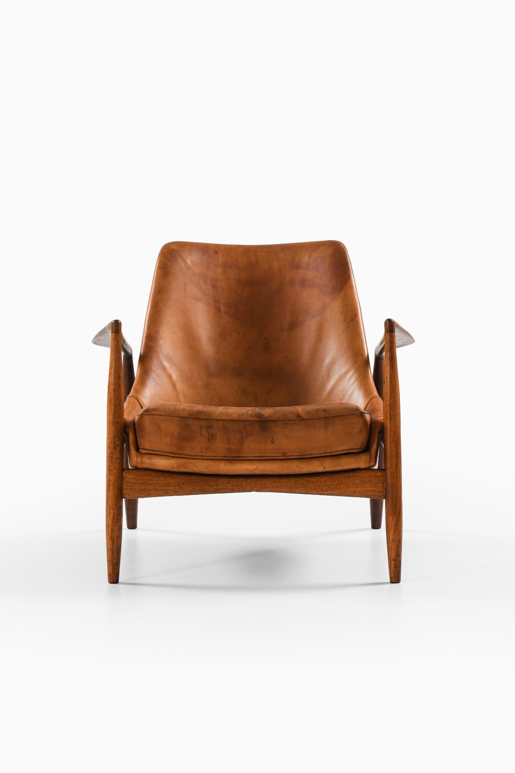 Easy Chair en teck et cuir cognac original par Ib Kofod-Larsen

Informations supplémentaires :
Matériau : Teck et cuir cognac d'origine
Style : Milieu du siècle, Scandinave
Modèle de chaise facile Sälen / Seal
Produit par OPE en Suède
Dimensions (L
