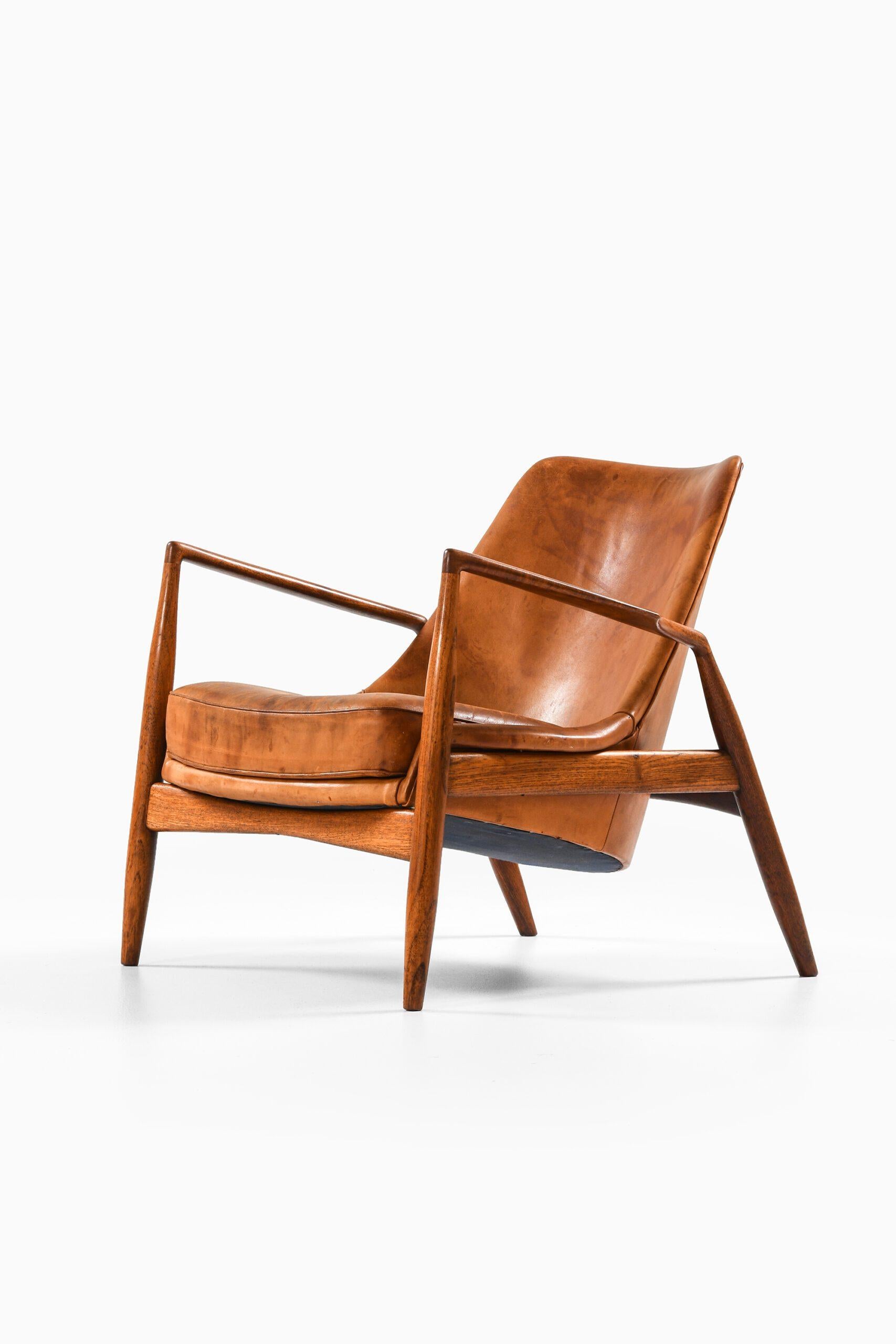 Fauteuil en teck et cuir cognac original par Ib Kofod-Larsen, années 1950 en vente 1