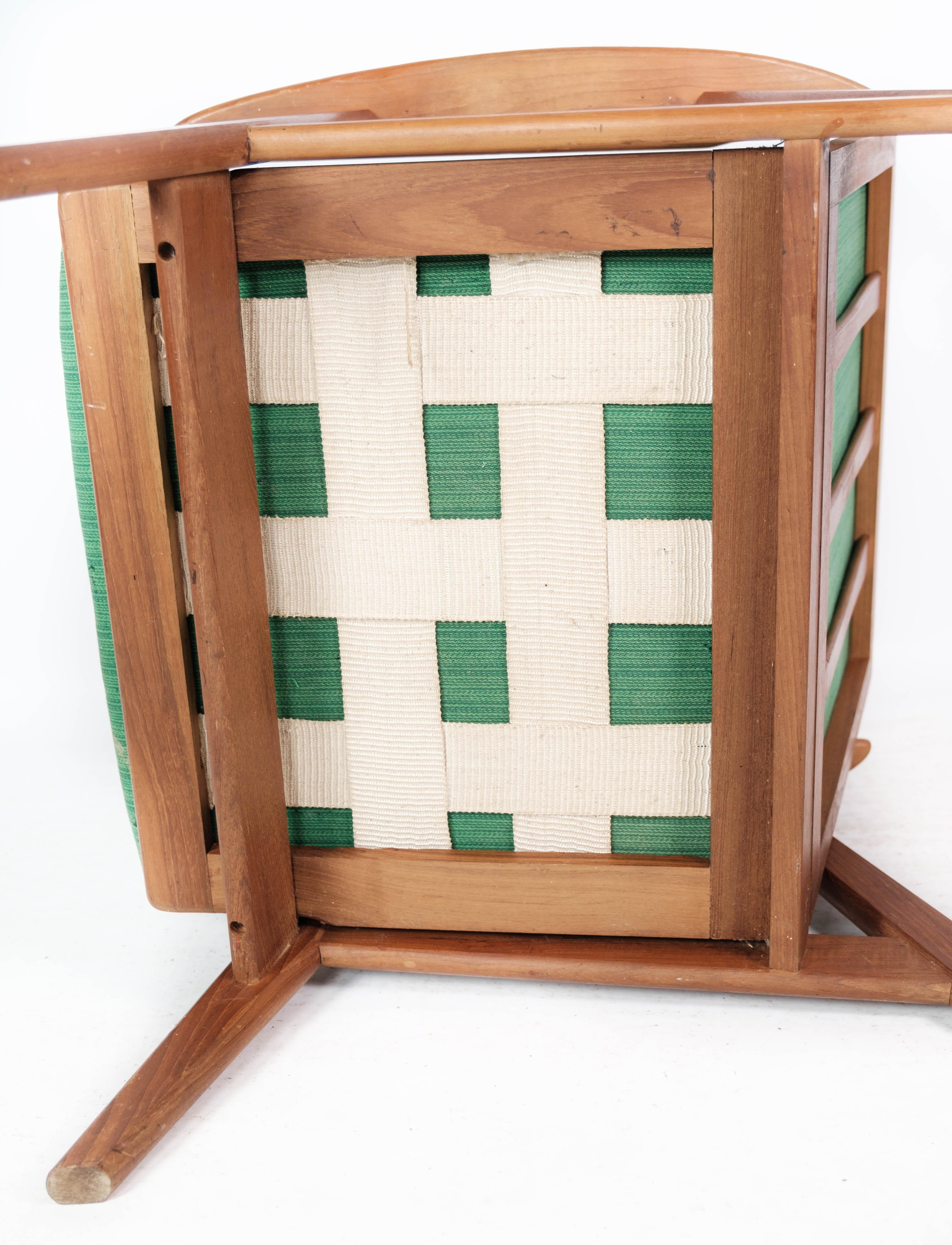 Fauteuil en teck et tissu d'ameublement vert de design danois des années 1960 en vente 8
