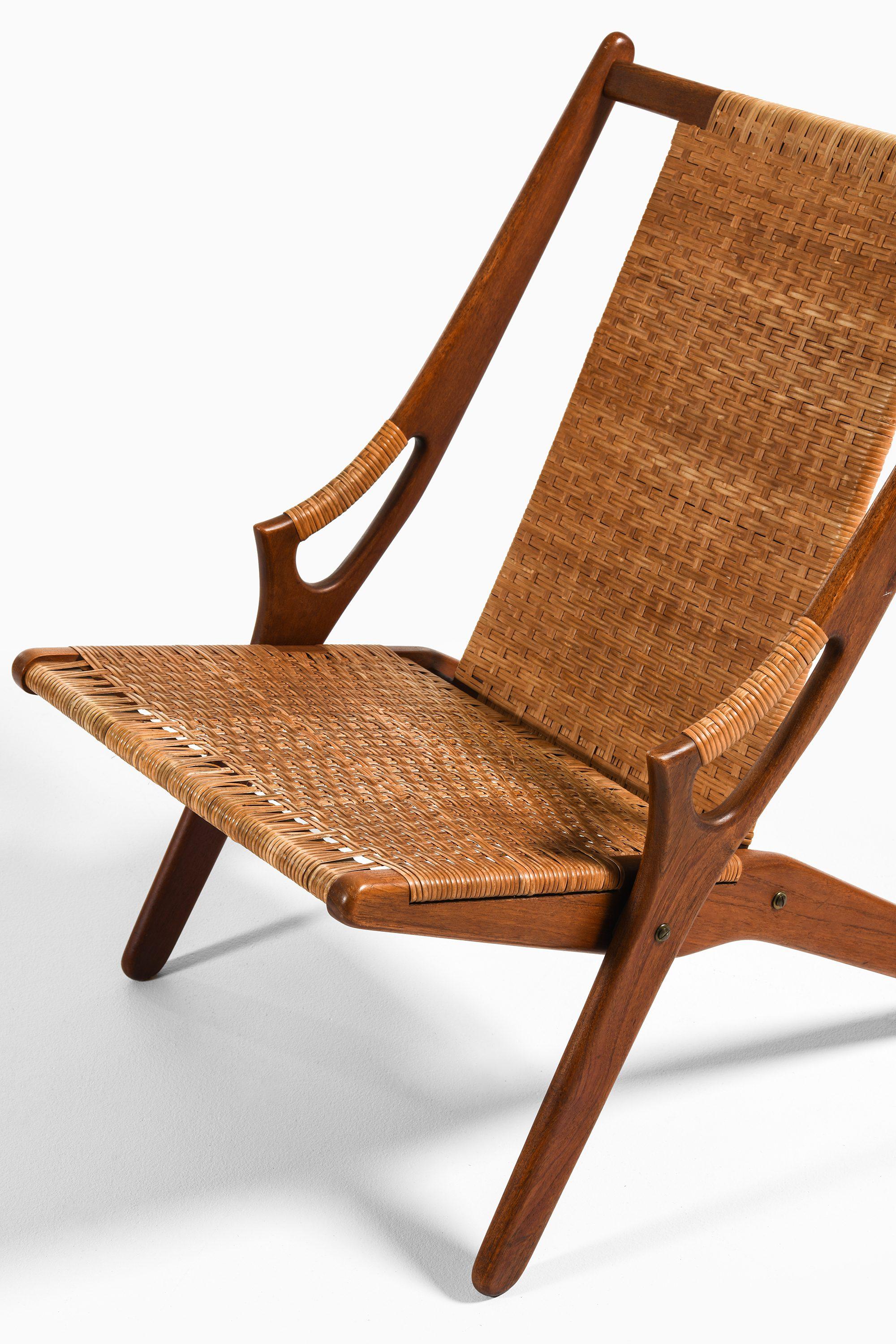 Danese Sedia Easy Chair in teak e canna intrecciata di Arne Hovmand-Olsen, anni '50 in vendita