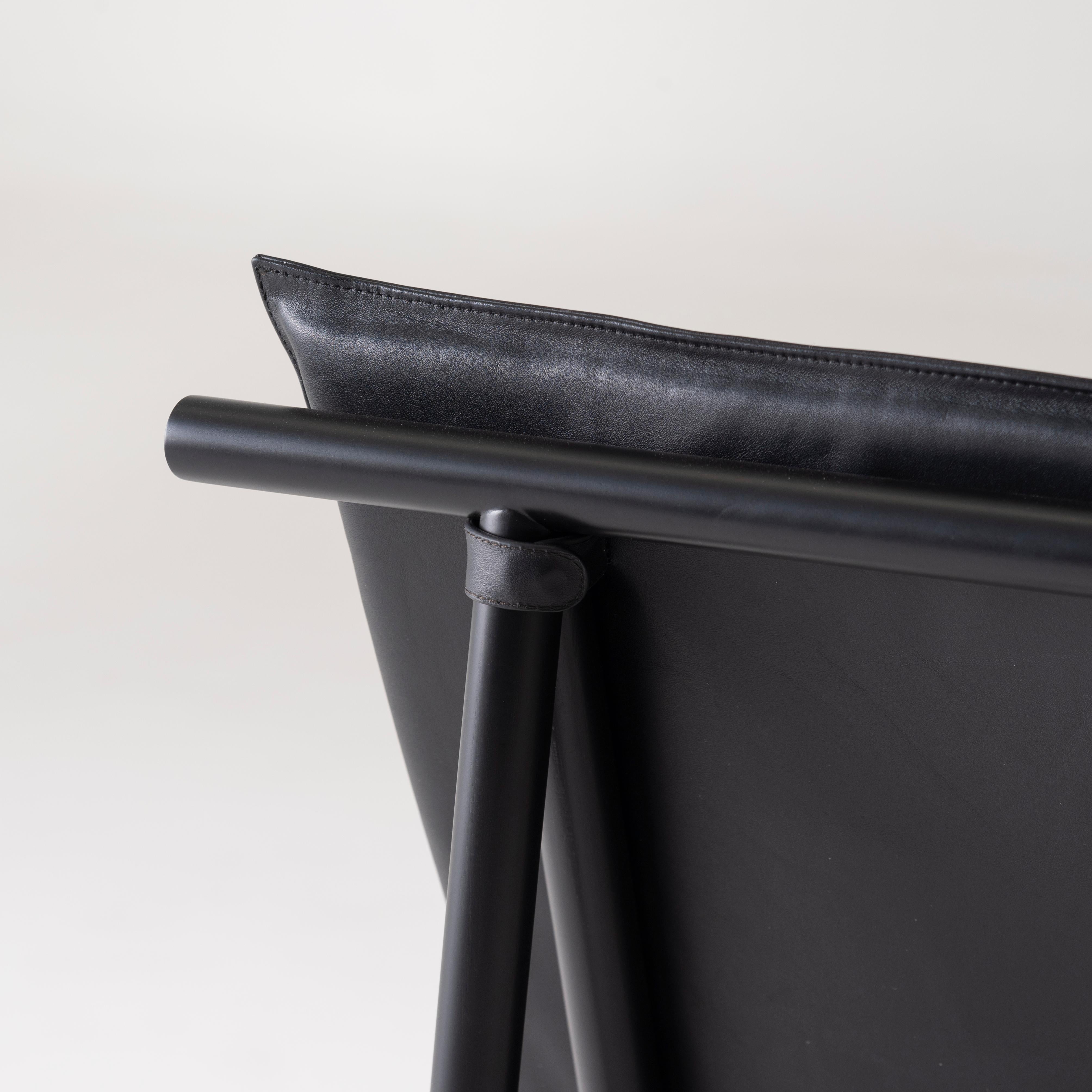Easy Chair, Loungesessel aus schwarzem Buchenholz mit Sitz aus natürlichem Leder (Mexikanisch) im Angebot