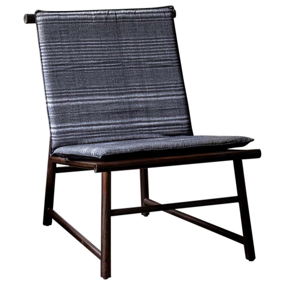 Beautiful view of Simple Modern Minimalist Chaise Lounge Chairs
