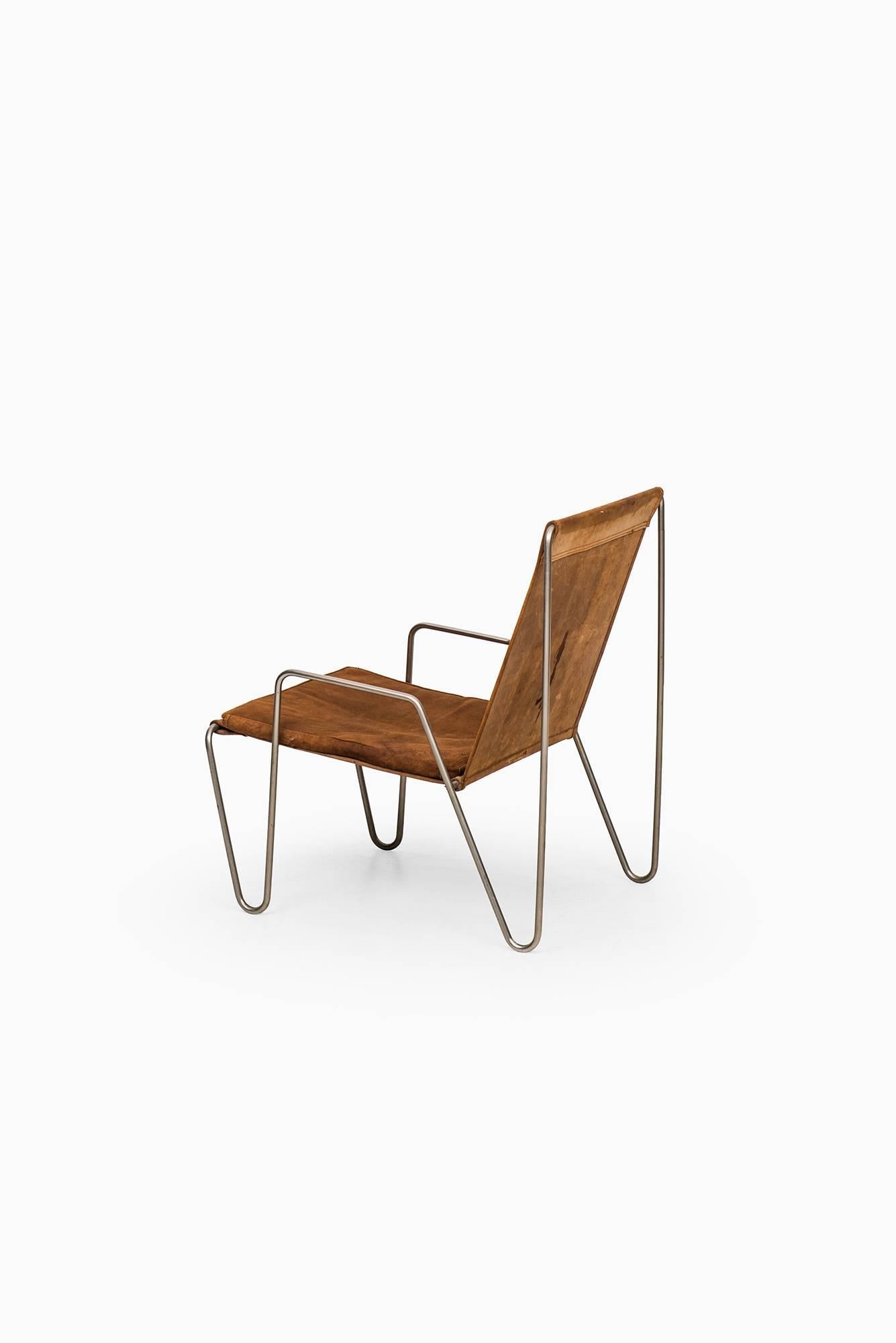 Scandinavian Modern Easy Chair Model Bachelor by Verner Panton Produced by Fritz Hansen in Denmark