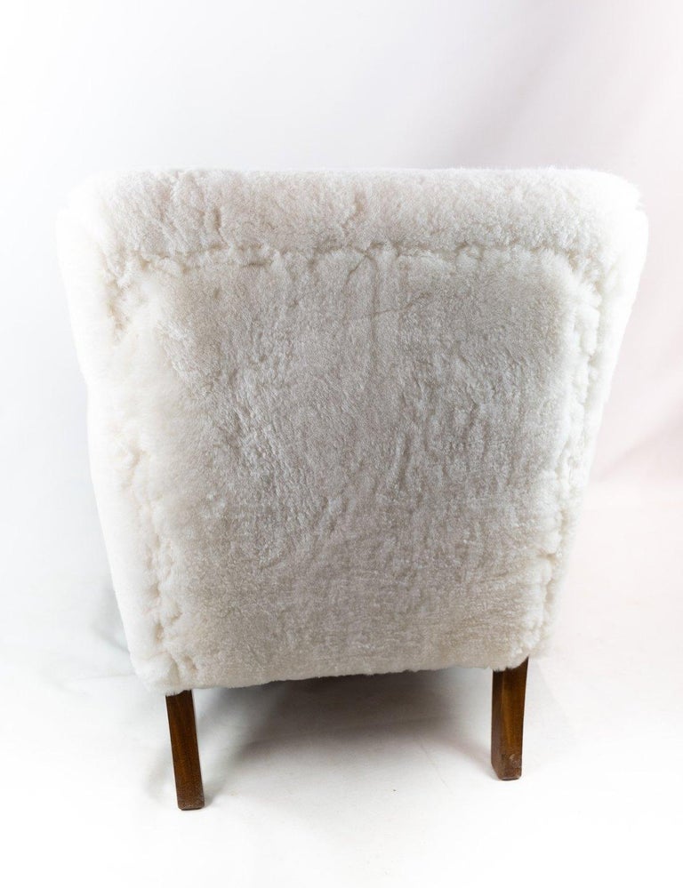 Mid-20th Century Easy Chair Newly Upholstered with Sheep Wool by Fritz Hansen, 1930s For Sale