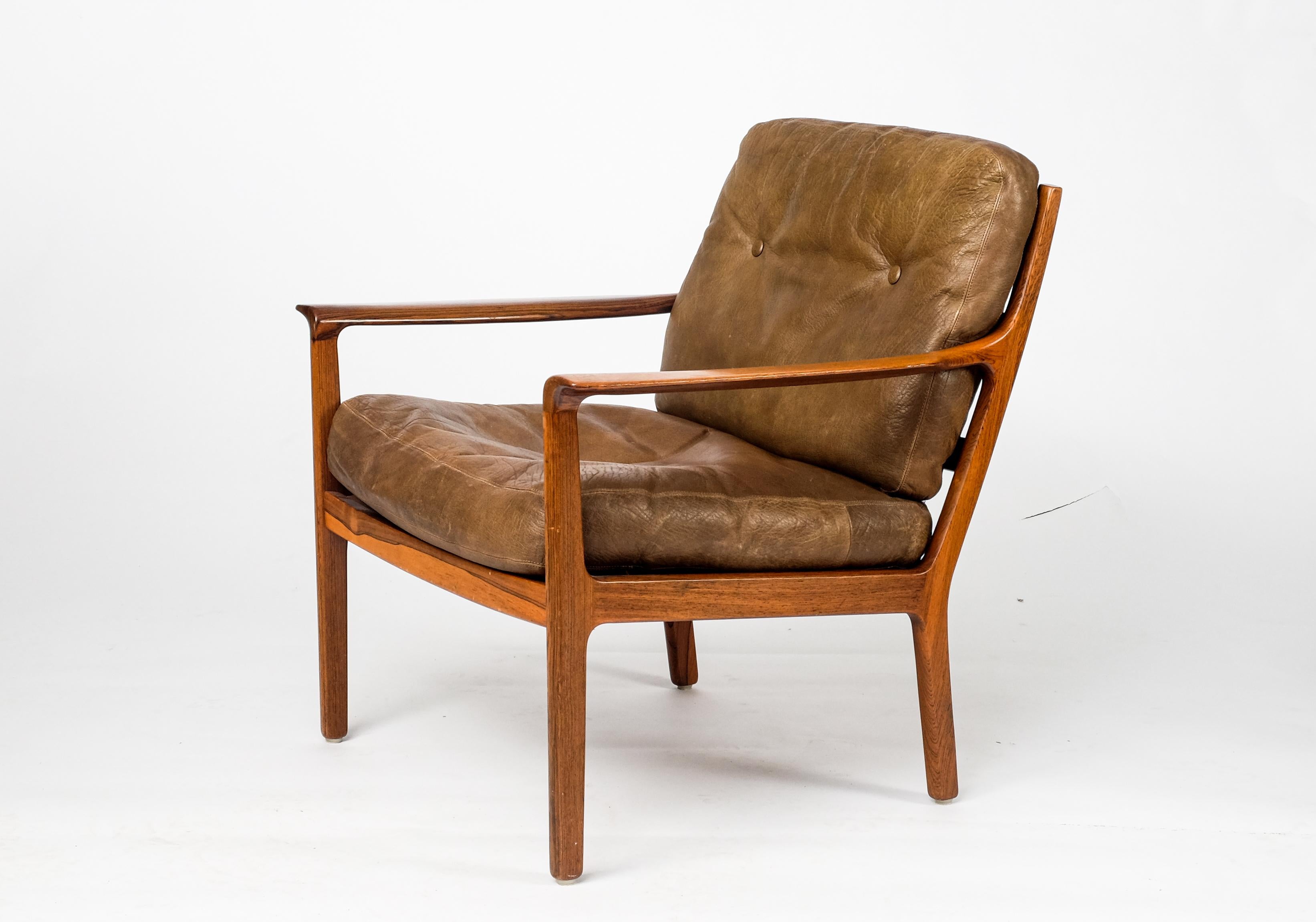 Easy chair produced in Norway by Vatne Møbler, design Fredrik Kayser.
Original leather cushions. Very good vintage condition.
