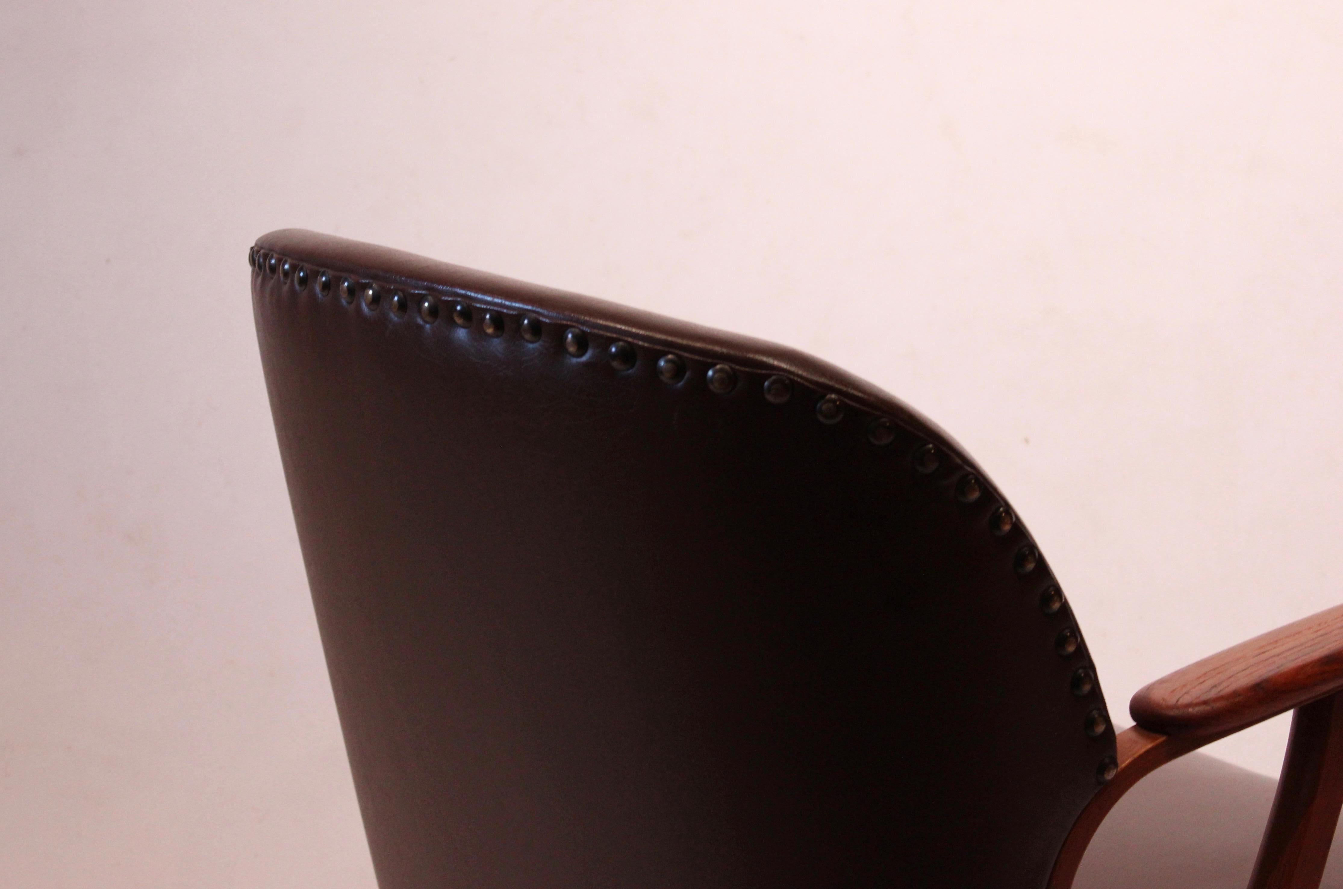 Easy Chair of Dark Brown Patinated Leather and Teak, Danish Design, 1940s 3