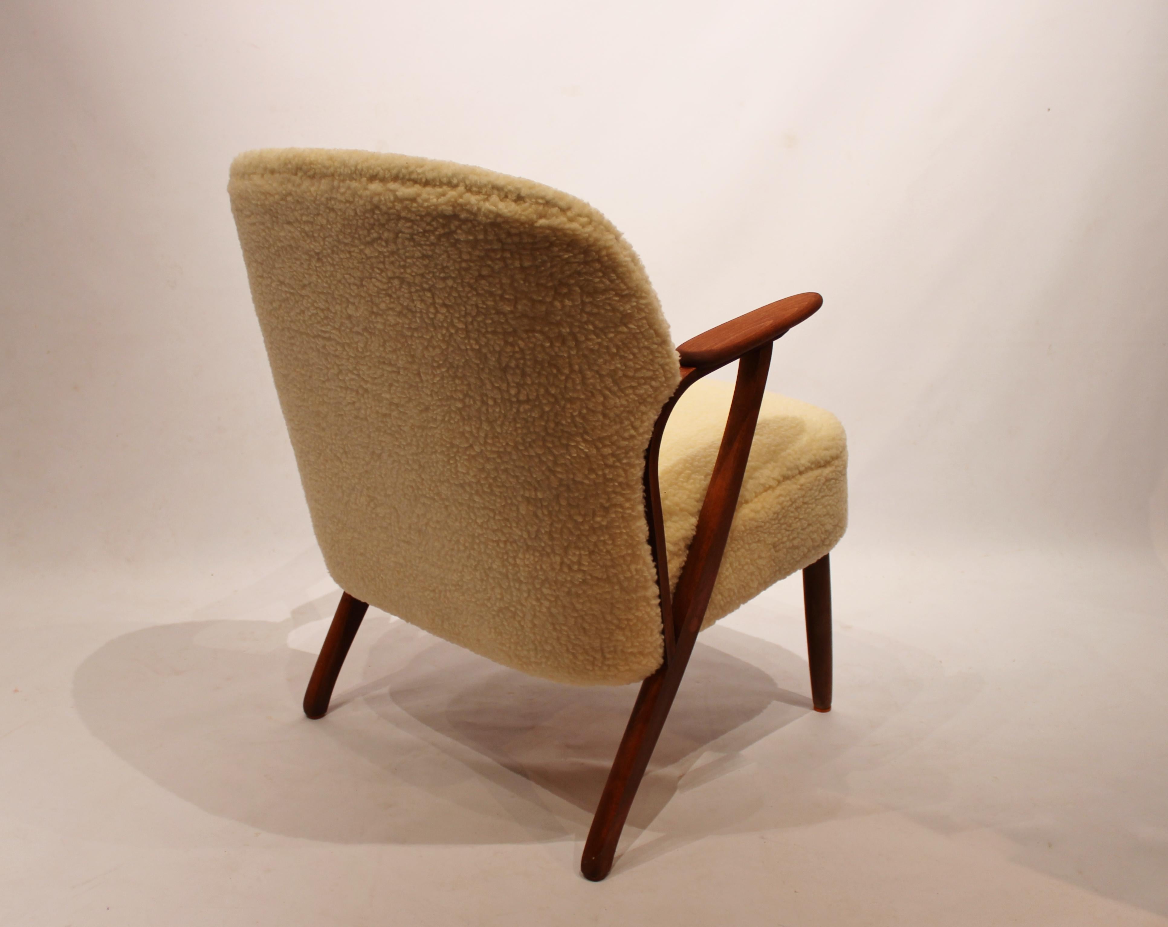 Easy Chair Upholstered in Sheep Wool, Danish Design, 1960s (Skandinavische Moderne)