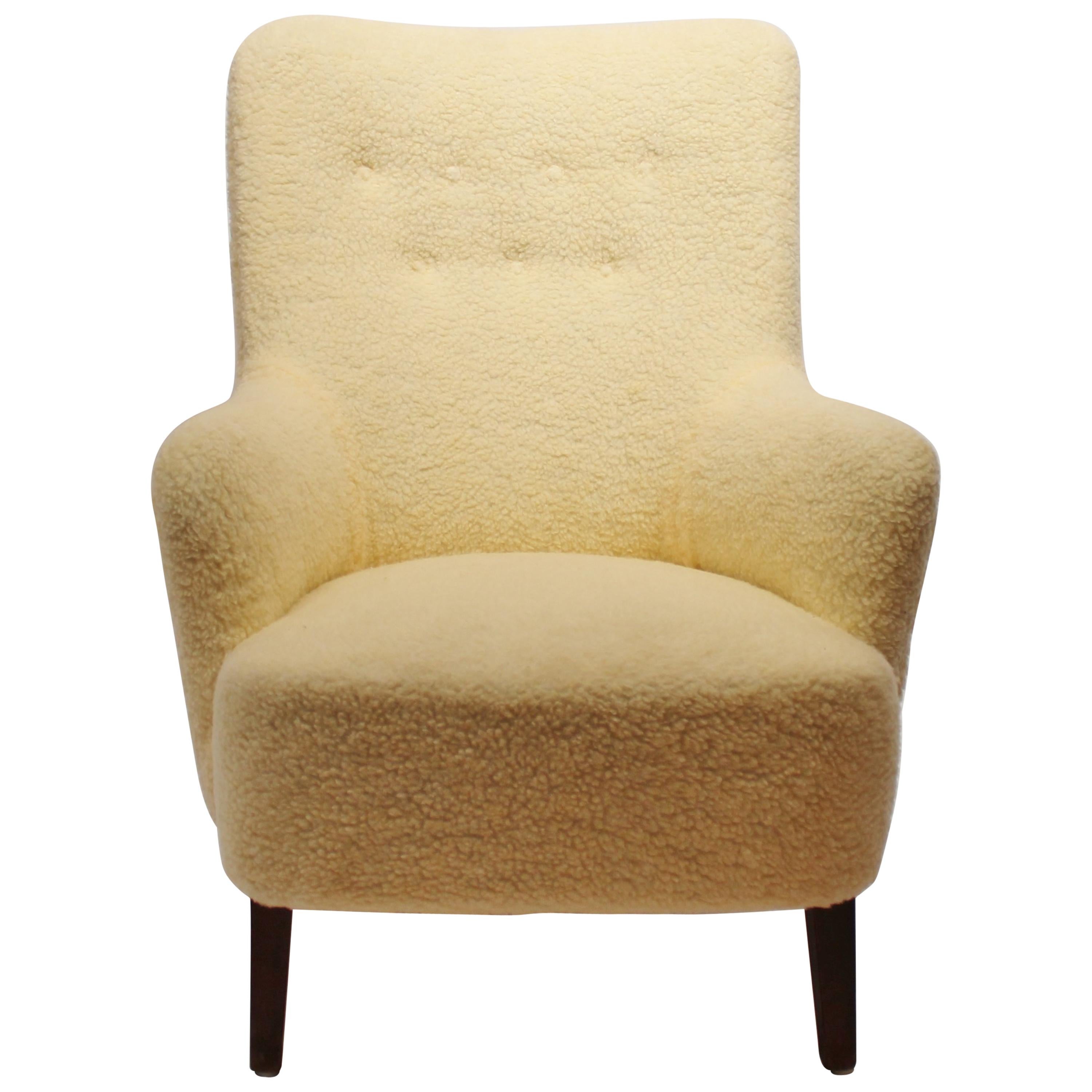Easy Chair Upholstered with Sheep Wool and Legs of Mahogany from the 1940s