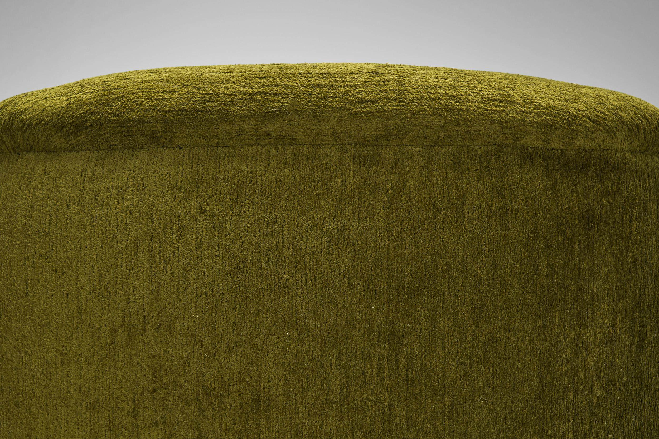 Sedia Easy Chair con gambe angolate in Beeche e tappezzeria verde scuro, Europa, anni '40 in vendita 7