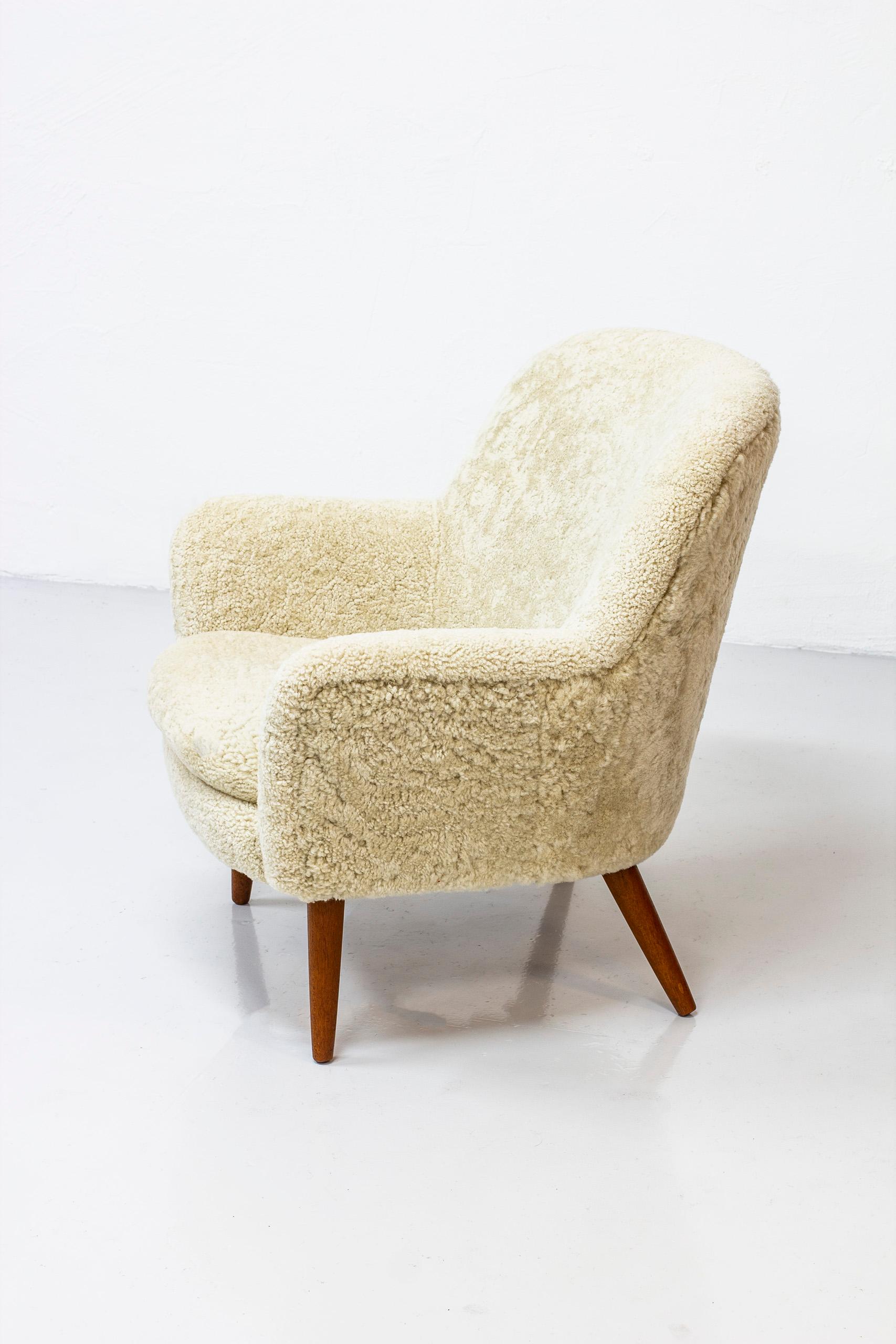 Scandinavian Modern Easy Chair with Sheep Skin by Hans Olsen, Denmark, 1950s