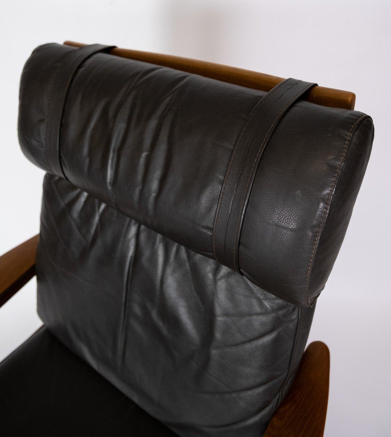 Easy Chair With Stool In Teak Upholstered With Black Leather by Arne Vodder In Good Condition For Sale In Lejre, DK