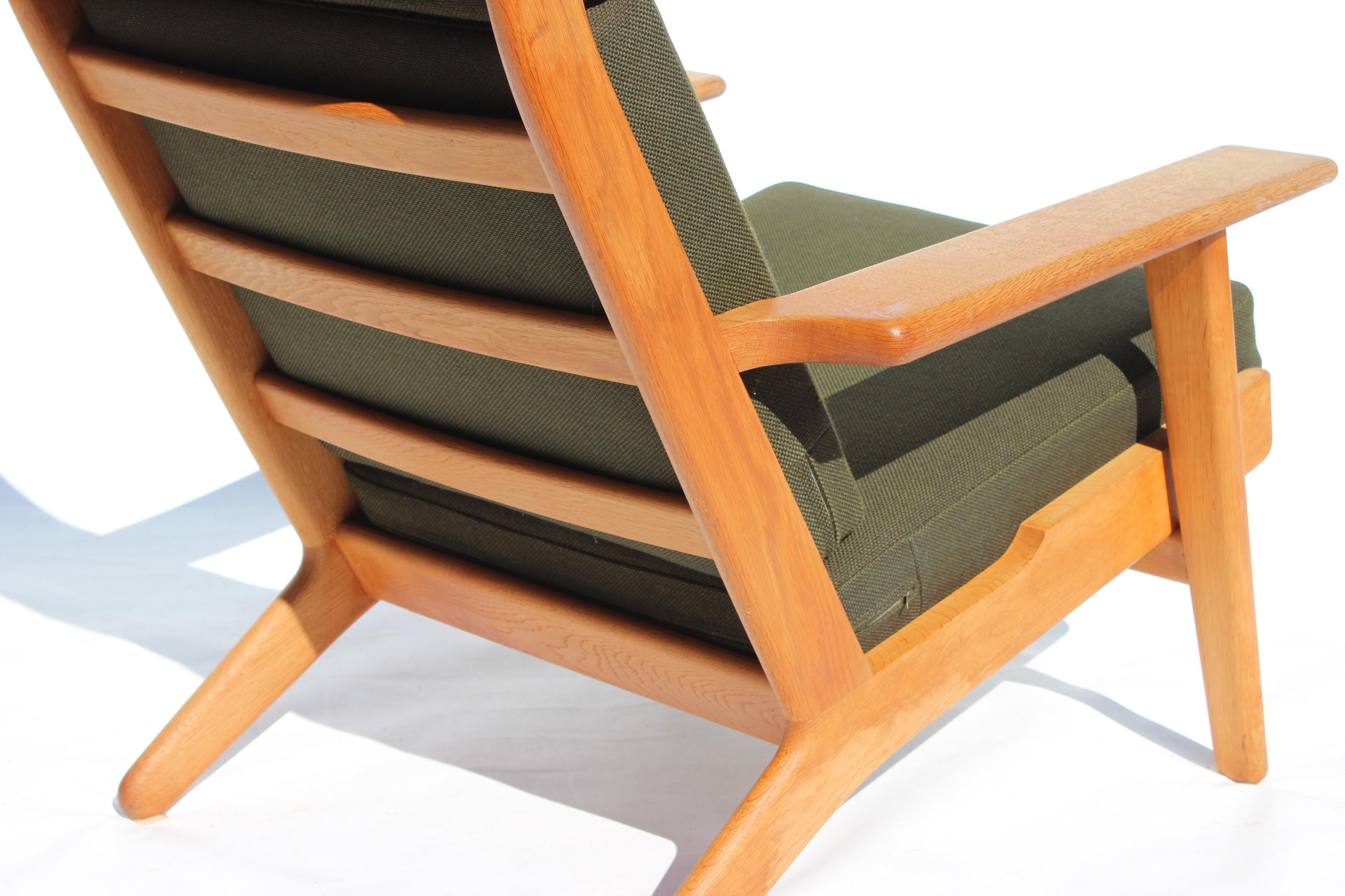 Easy Chair with Tall Back, Model GE290A, by Hans J. Wegner and GETAMA In Good Condition In Lejre, DK