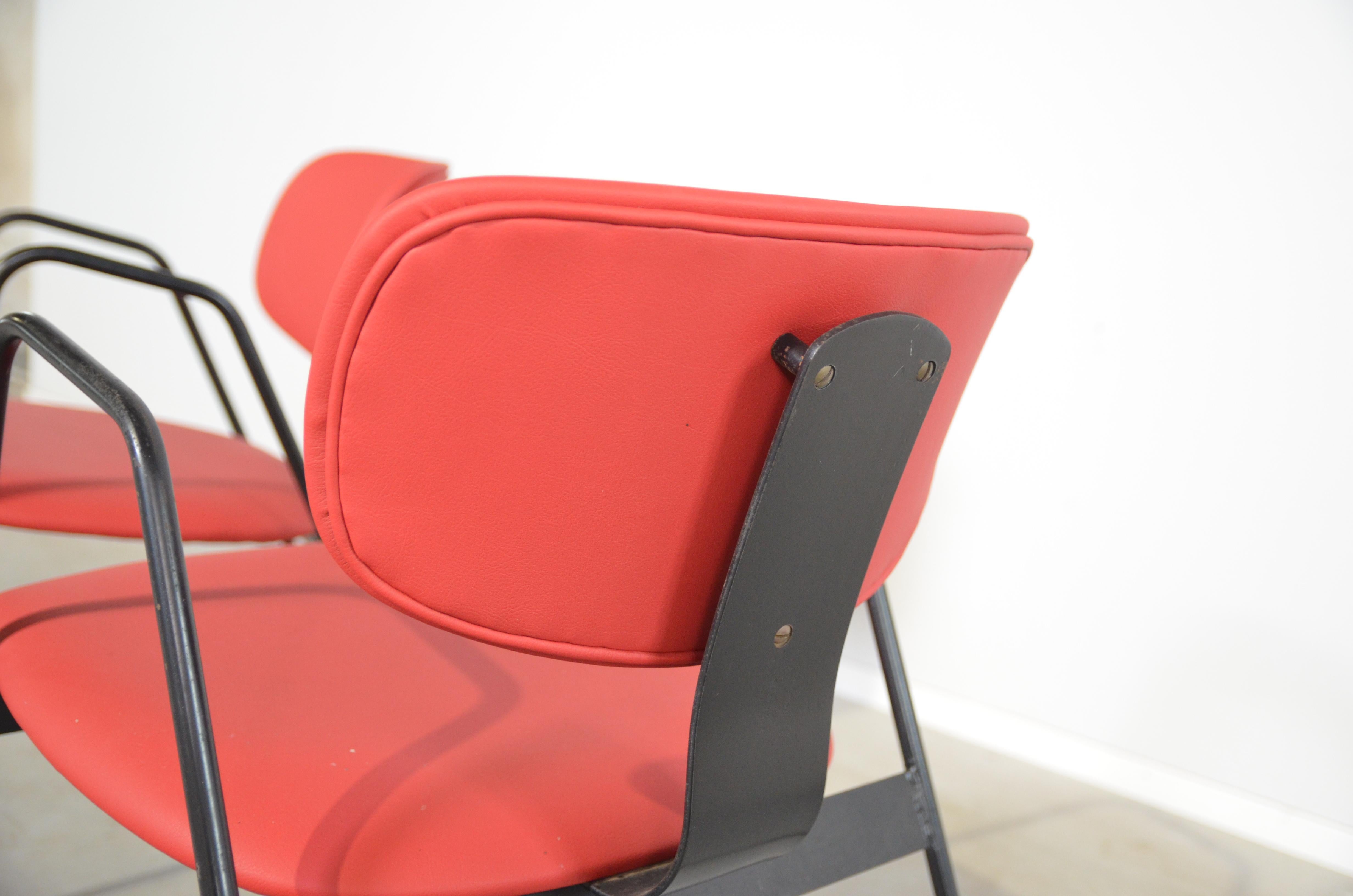 Willy van der Meeren F1 Easy Chair in red for Tubax, Belgium In Good Condition In RHEEZERVEEN, Overijssel