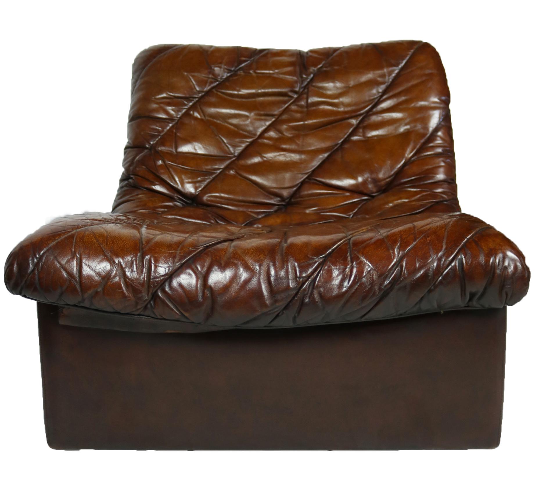 Brown Leather Easy Chairs In Good Condition For Sale In Oxfordshire, GB