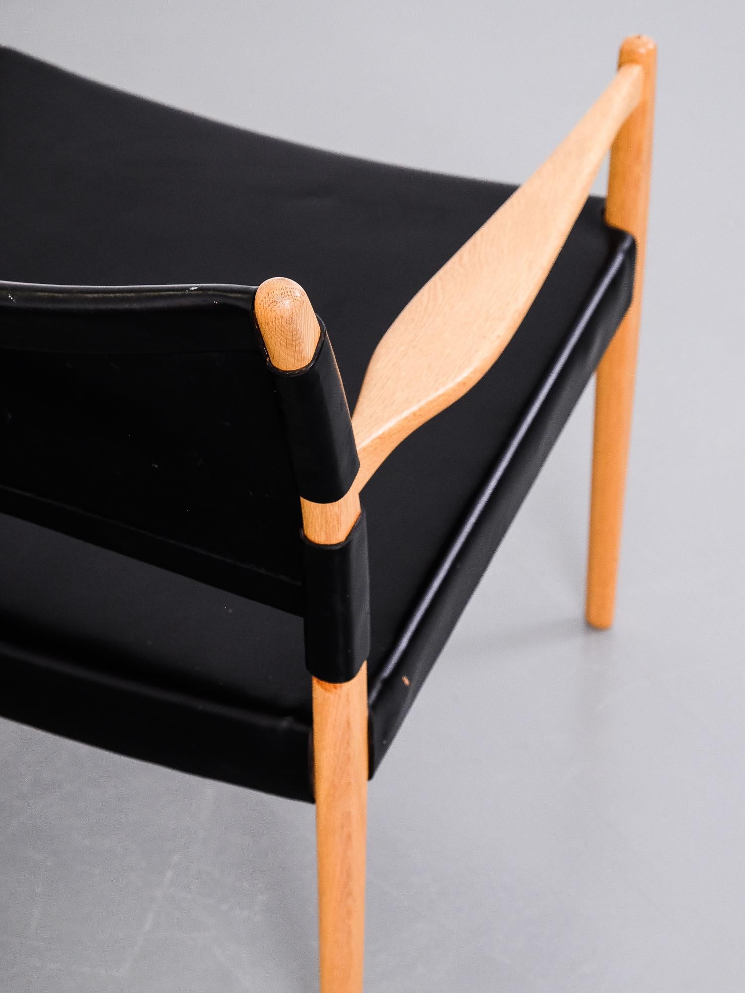 Easy Chairs Model 