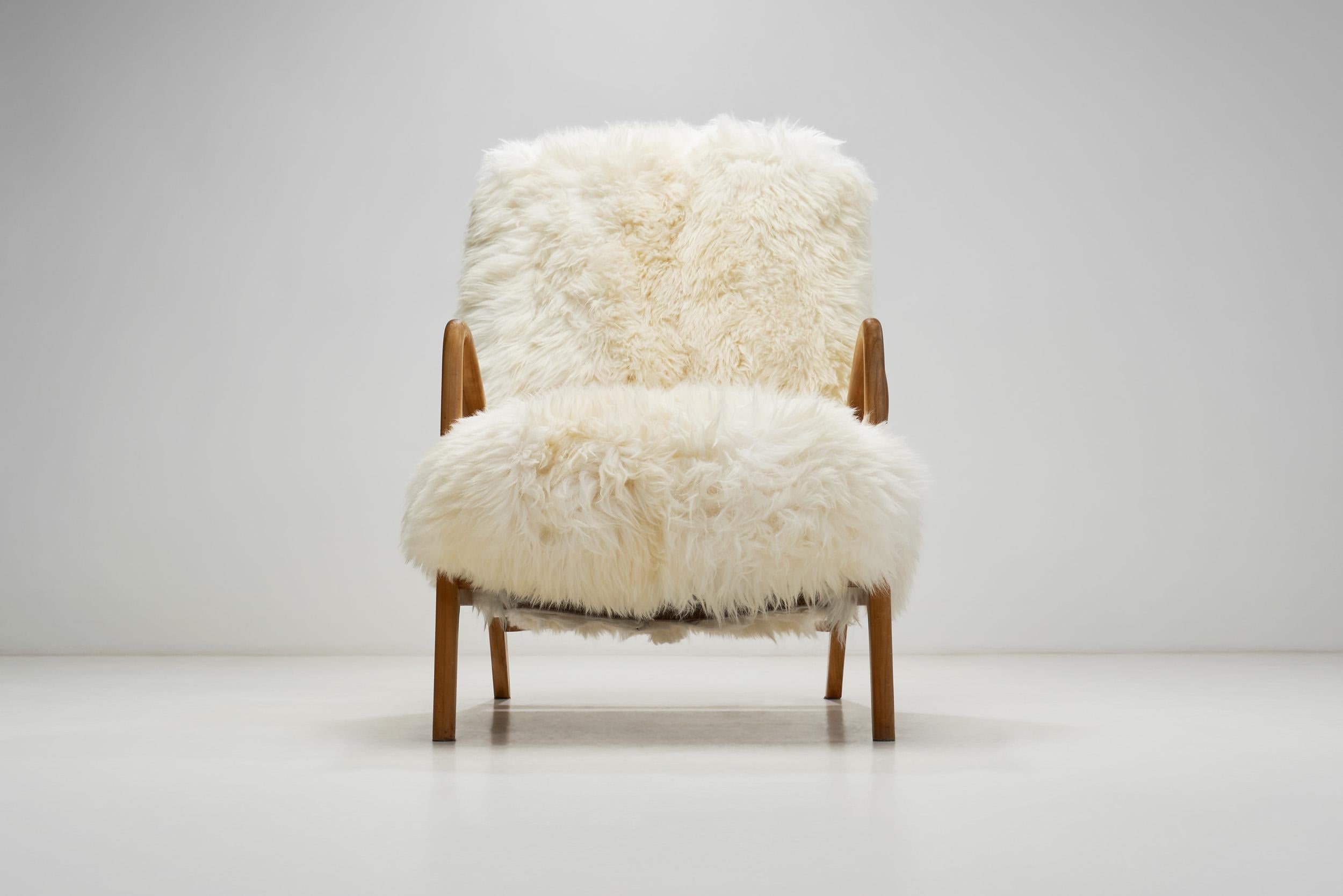 Mid-20th Century Easy Recliner Chair in Off-White Sheepskin, Denmark 1960s For Sale