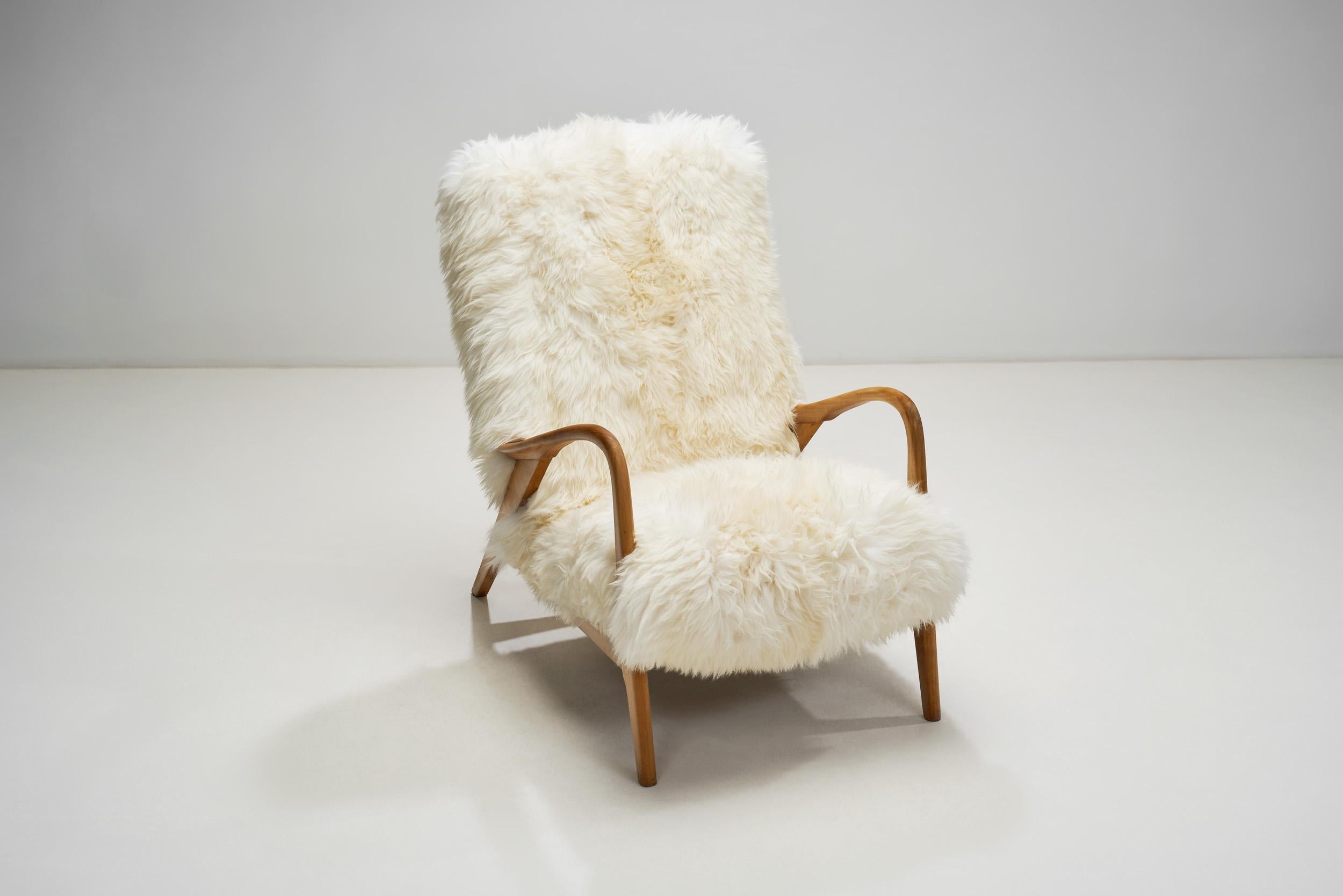 Easy Recliner Chair in Off-White Sheepskin, Denmark 1960s For Sale 1
