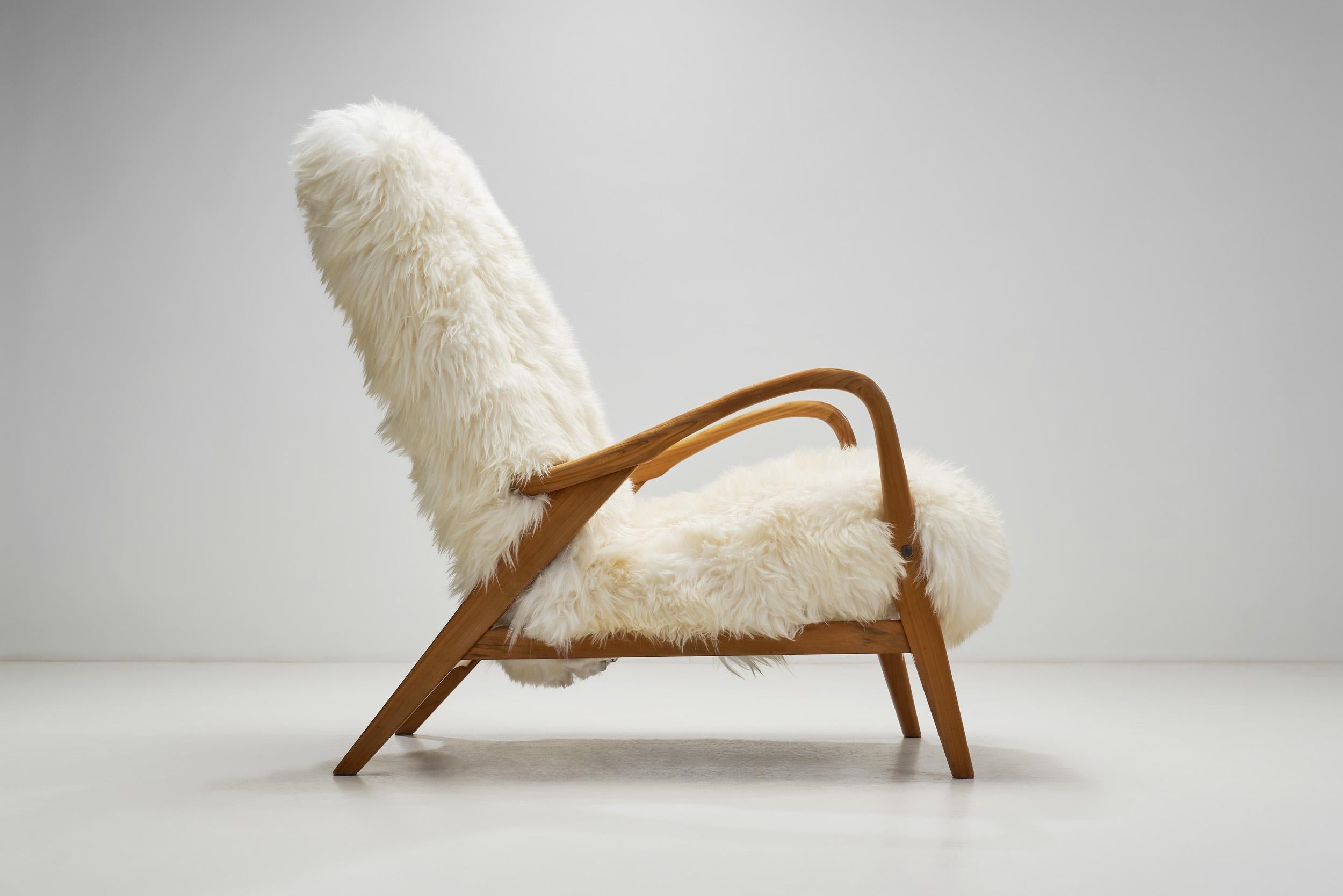 Easy Recliner Chair in Off-White Sheepskin, Denmark 1960s For Sale 2