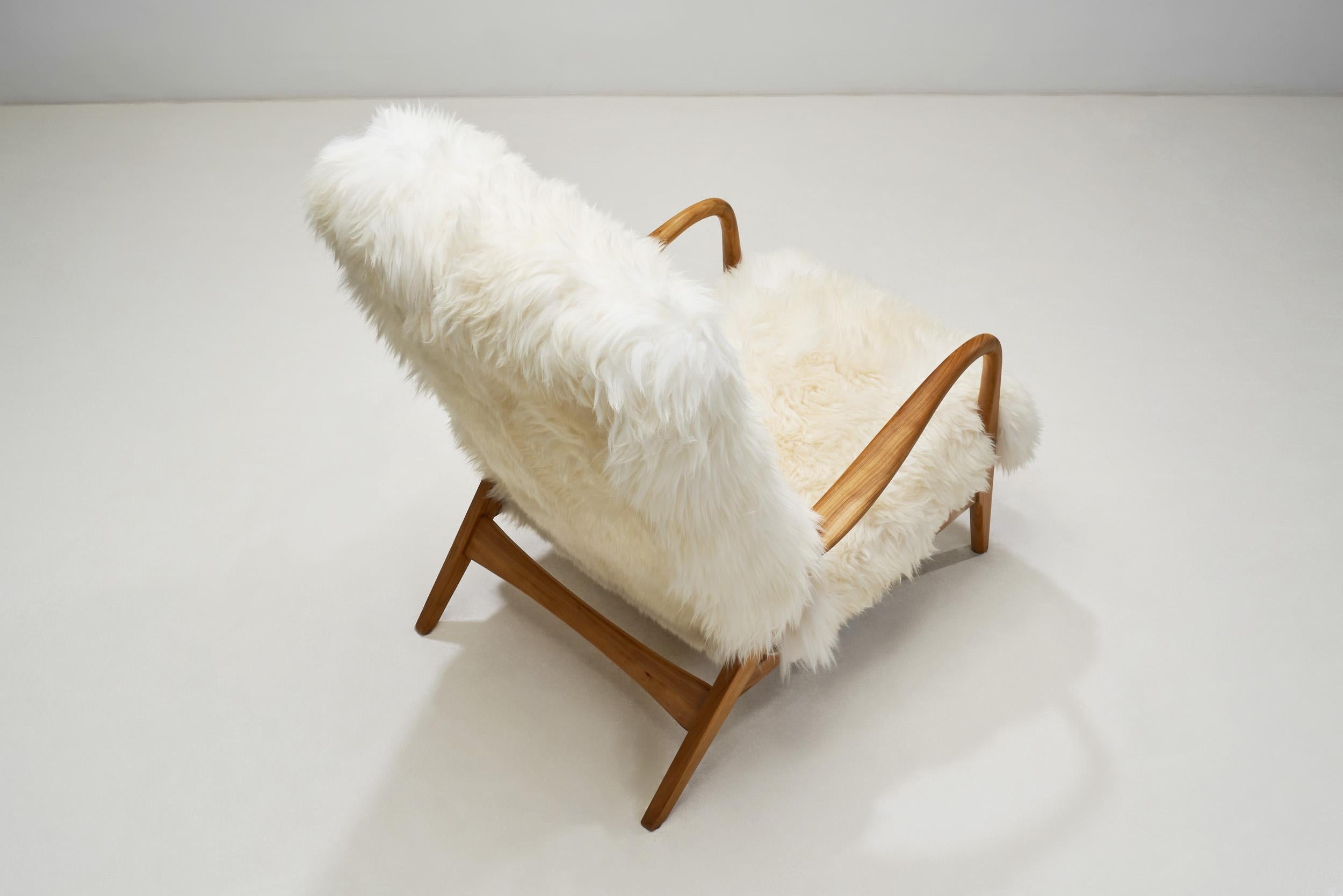 Easy Recliner Chair in Off-White Sheepskin, Denmark 1960s For Sale 3