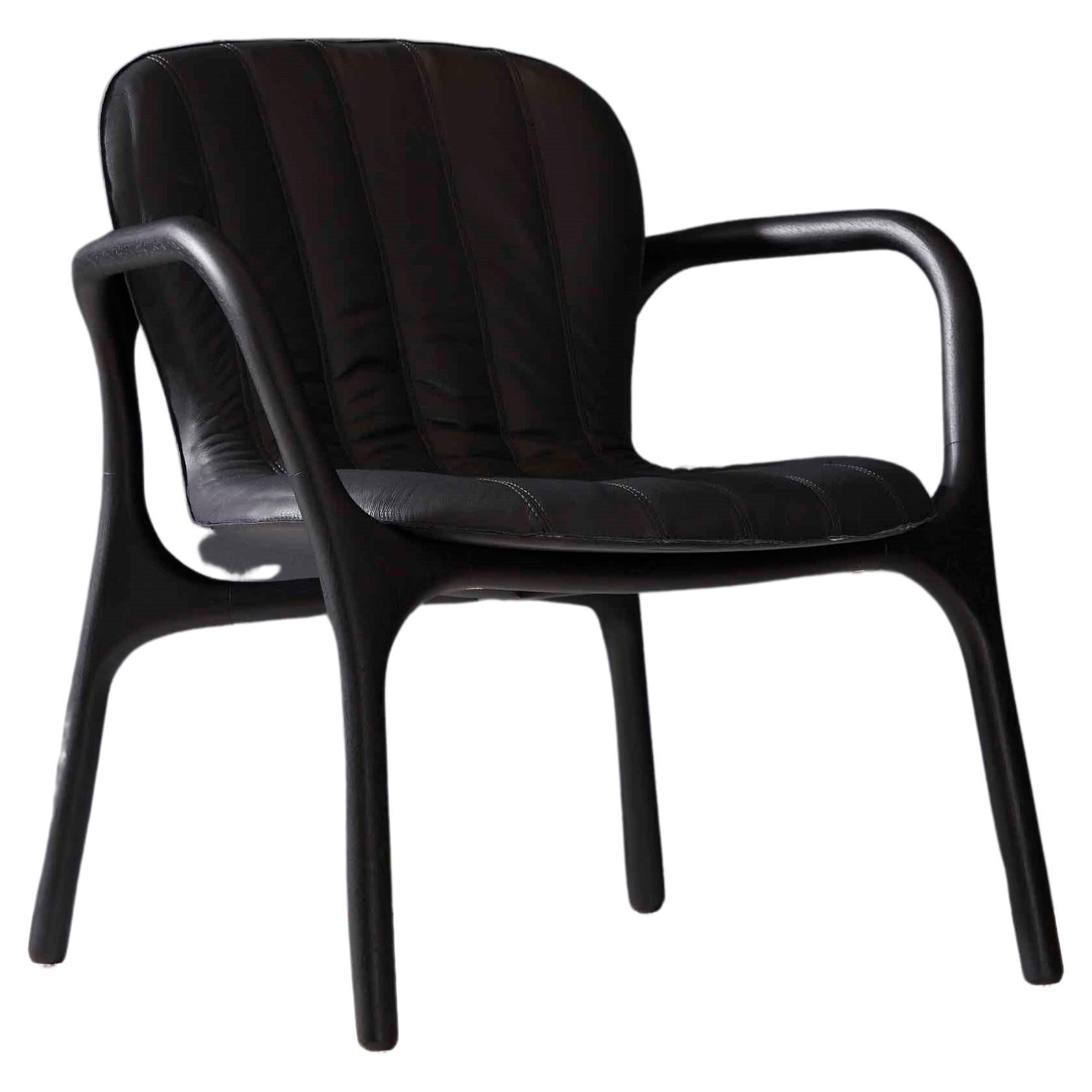 Easychair Coral - Legno e pelle brasiliana contemporanea di Lattoog