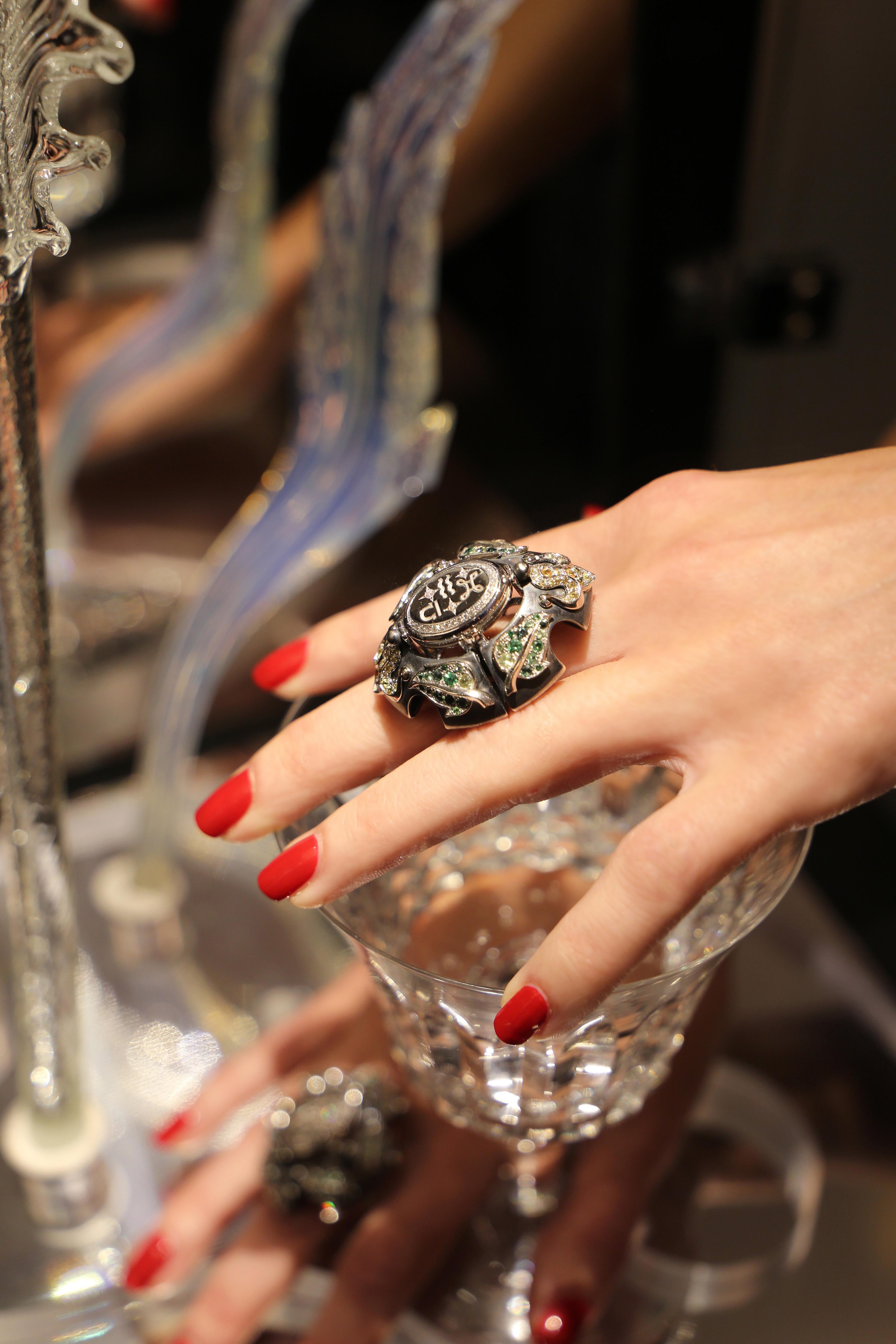 Chrysophrase Eau D'Hiver Ring by Elie Top In New Condition In Paris, France