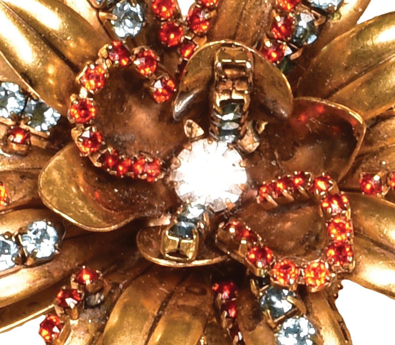 EB Gold Fall Flower Brooch In New Condition For Sale In New York, NY