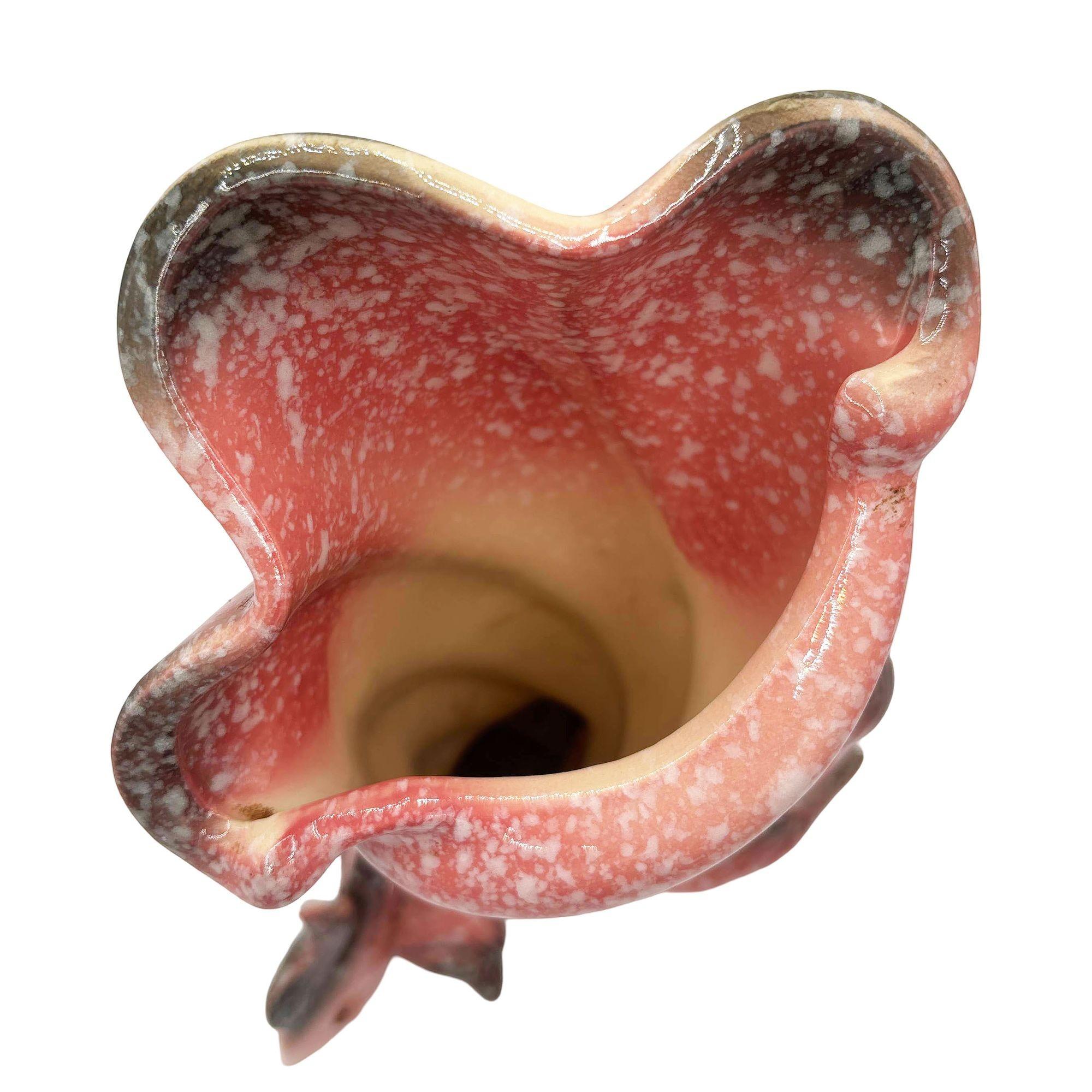 Ebb Tide Vase Fish & Shell Pink Speckled Ceramic Vase by Hull Pottery In Excellent Condition For Sale In Van Nuys, CA