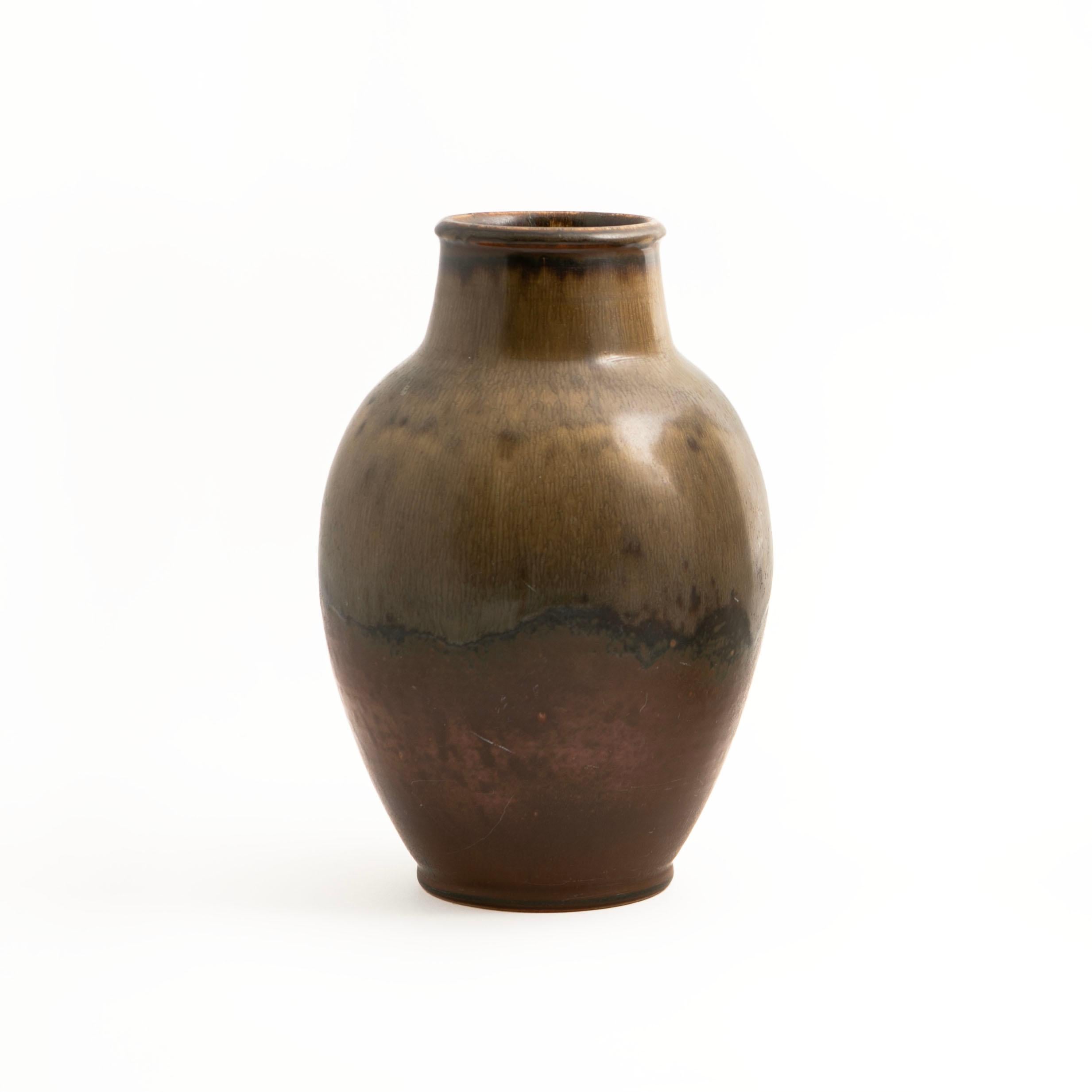 Modern Ebbe Sadolin, Danish 1900-1982 Vase by Ebbe Sadolin for Bing & Grøndal For Sale