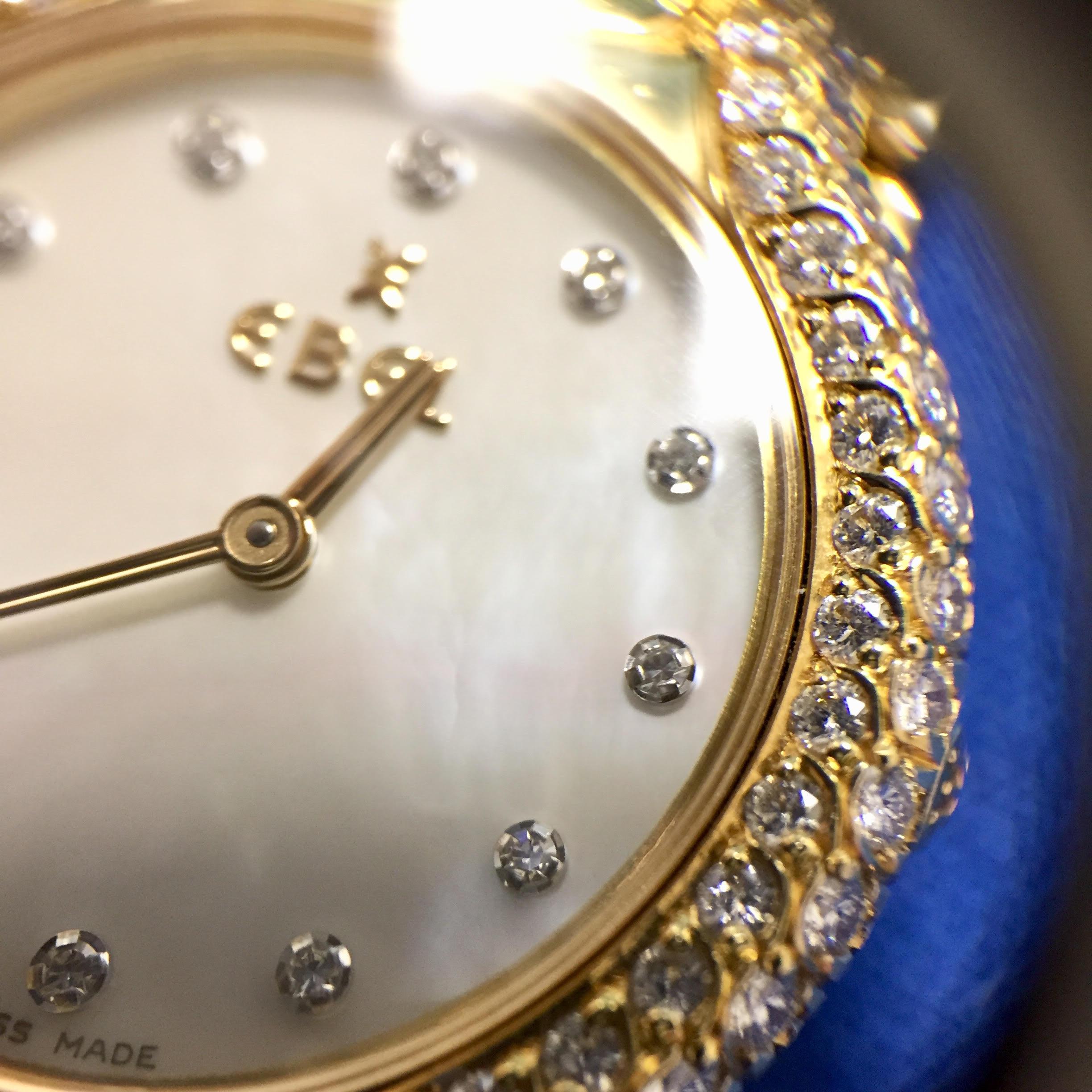 Ebel Beluga Montre à quartz en or jaune 18 carats avec lunette en diamants 1