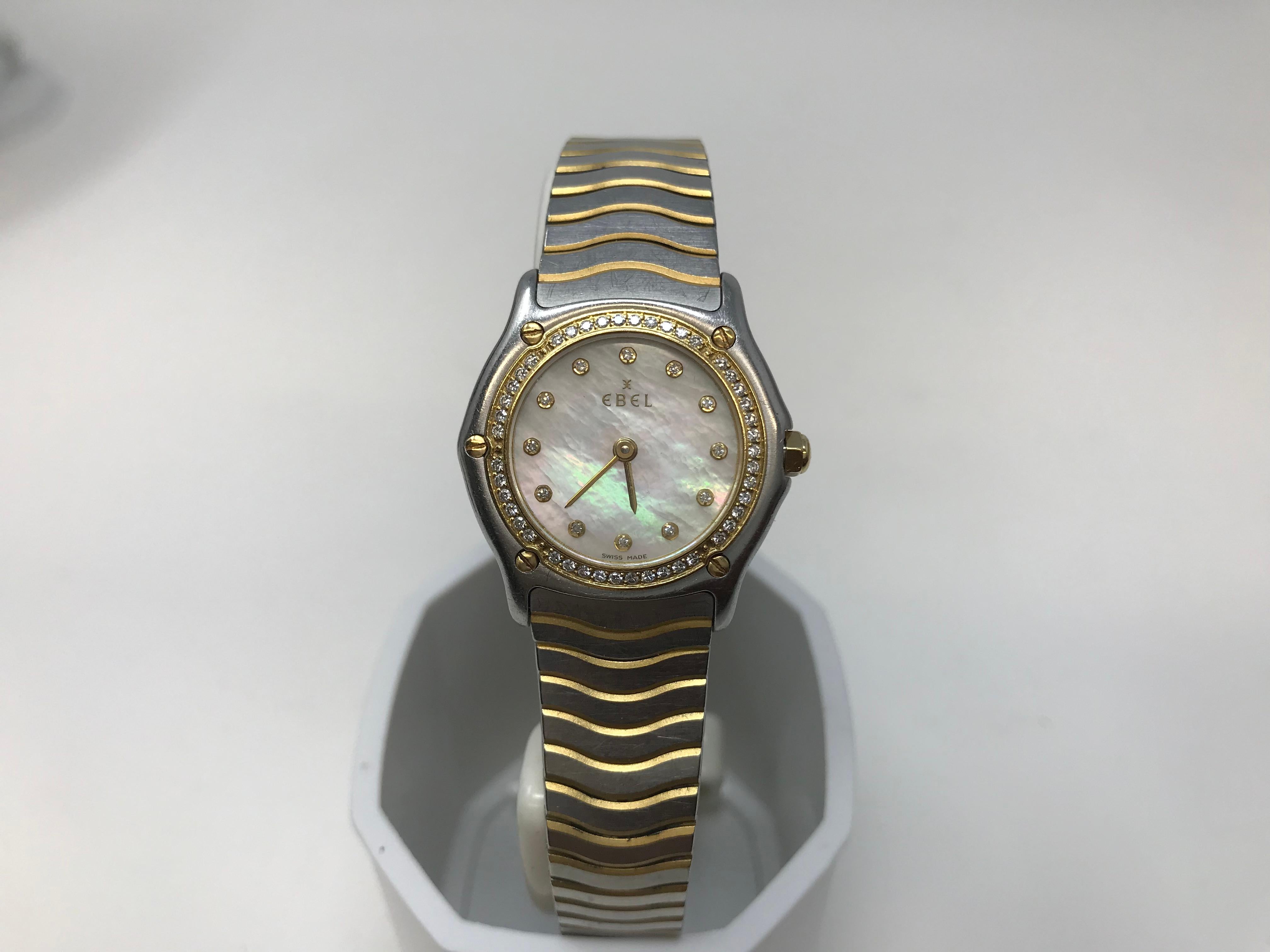 Orologio da polso da donna Ebel Classic Wave, acciaio inossidabile, oro 18k e diamanti sulla lunetta e sulle ore, usato, movimento a batteria, Swiss made, quadrante in abalone, cassa in vetro zaffiro da 29 mm compresa la corona, adatta a un polso da