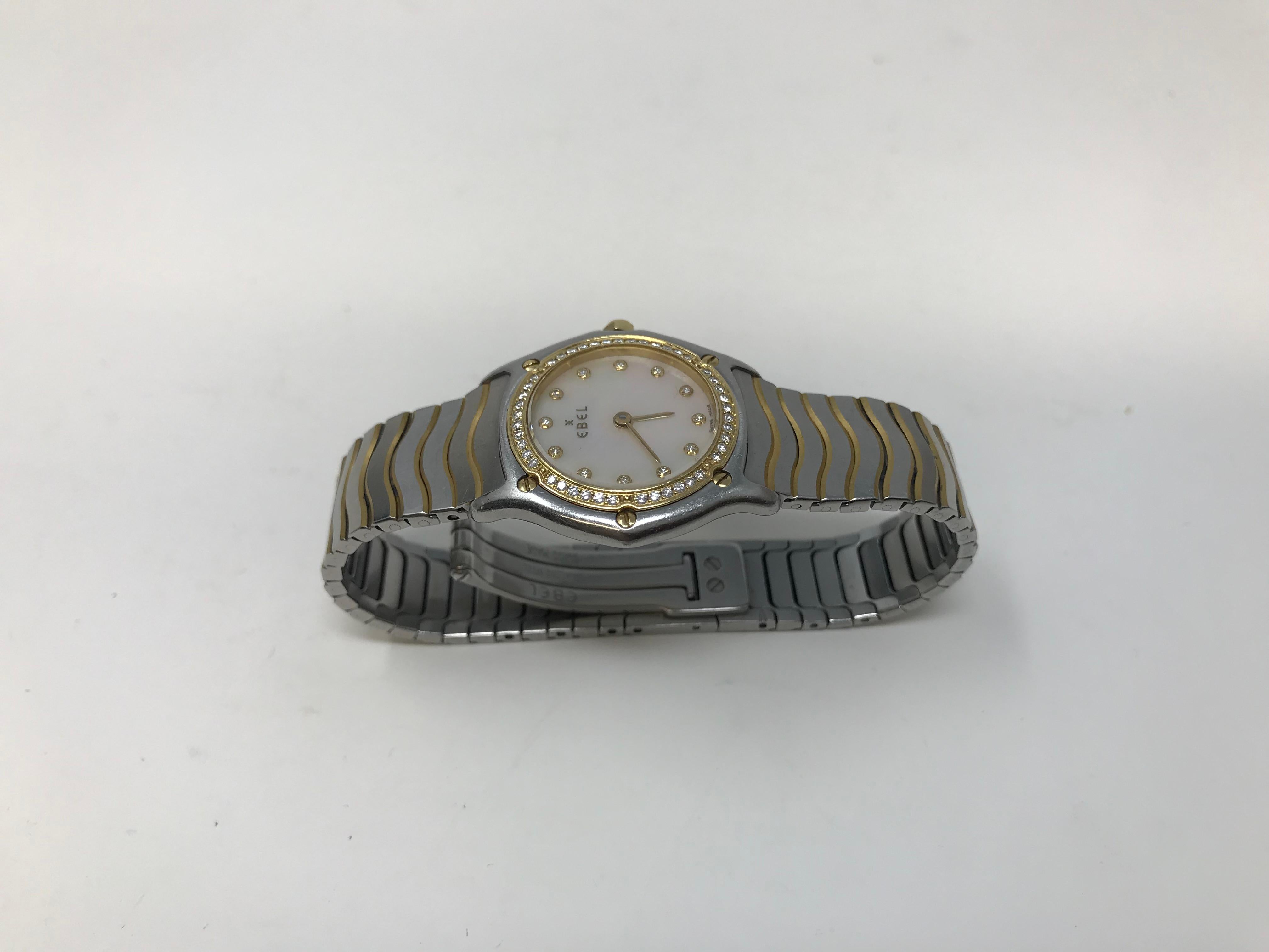 Ebel Classic Wave Orologio da donna in acciaio, oro 18k e diamanti in vendita 1