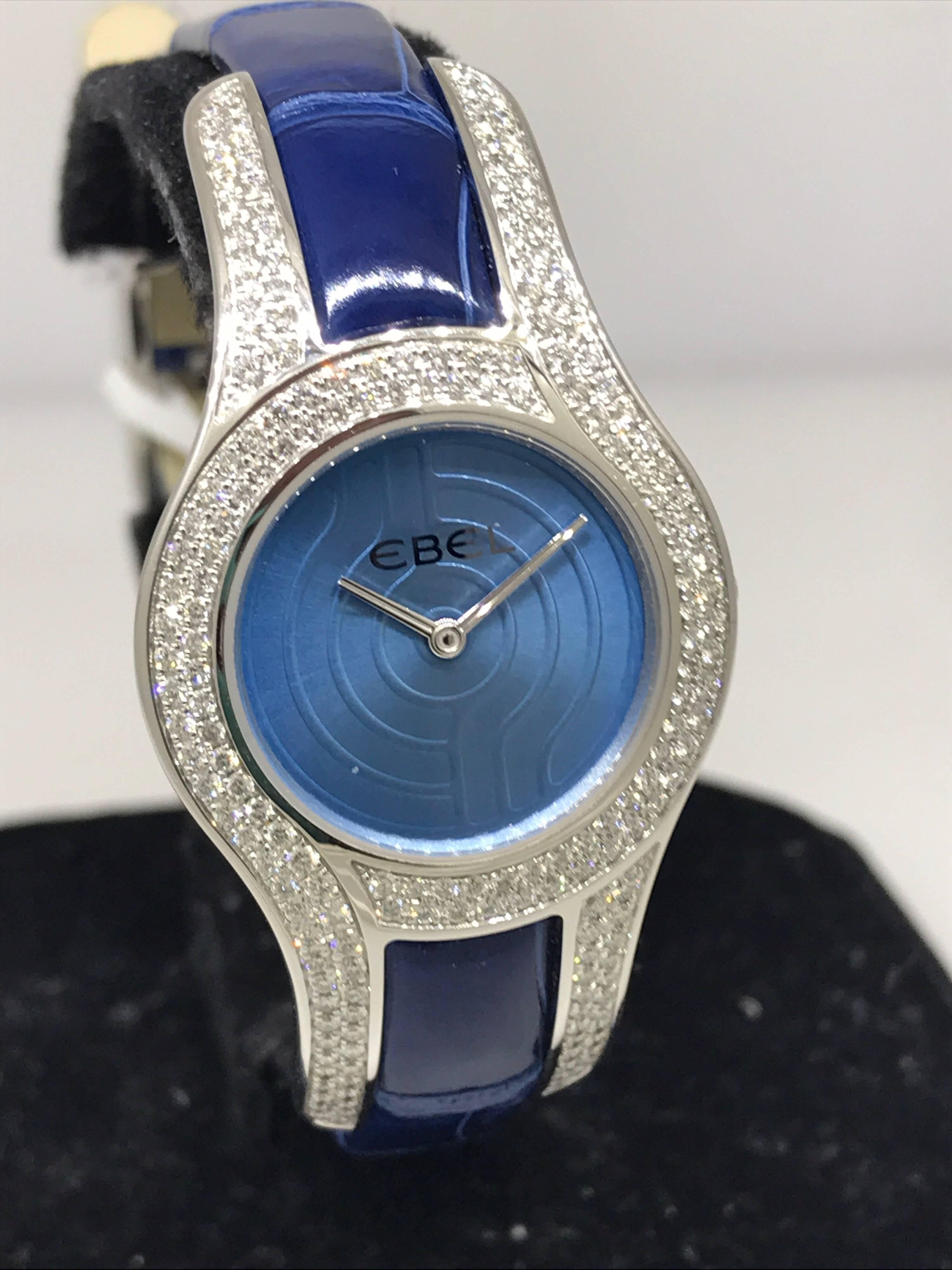 Ebel Midnight Moonchic White Gold Diamond Leather Band Ladies Watch

Model Number: 3157H29

100% Authentic

Brand New

Comes with original Ebel box, warranty card and instruction manual

18 Karat White Gold Case 

Bezel set with 198 Diamonds (1.60