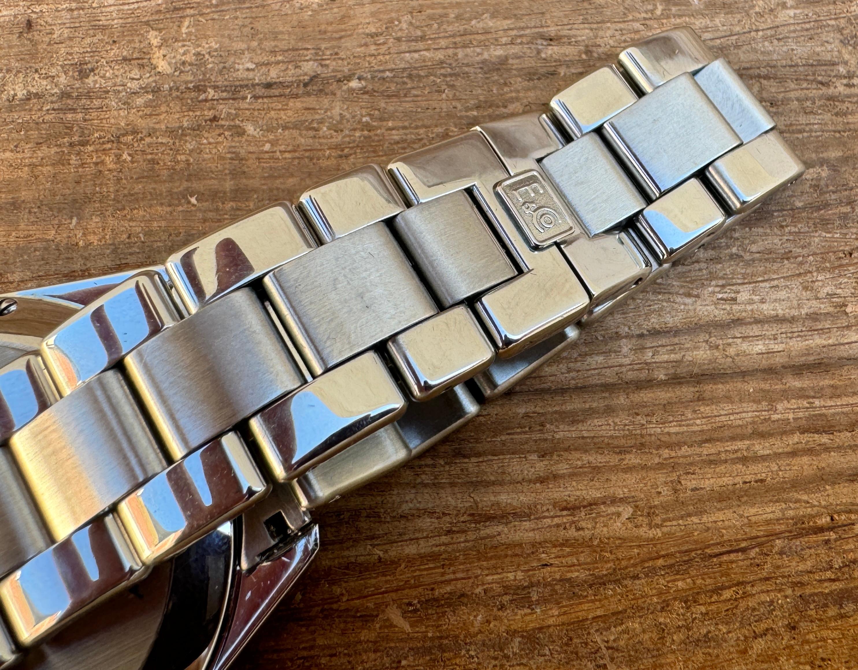  Description
Brand: Eberhard & Co.

Model: 8 Jours days

Reference: 21018

Country Of Manufacture: Switzerland

Movement: Manual winding

Case Material: Stainless steel

Measurements : Case width:39,5 mm. (without crown)

Band Type : Omega Stainless