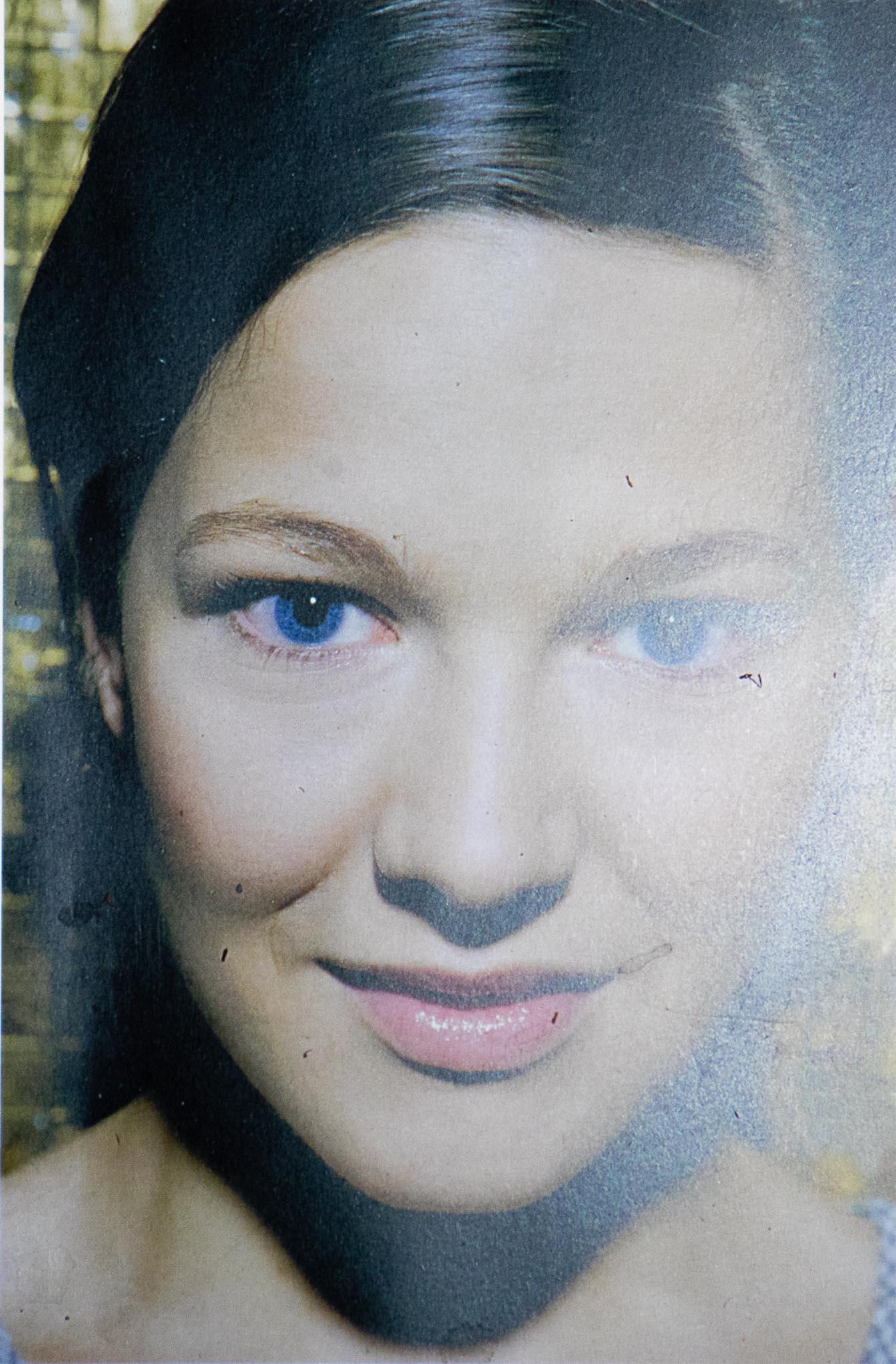 Gesicht - Impression en creux sur papier Hahnemühle - Gris Portrait Print par Eberhard Havekost