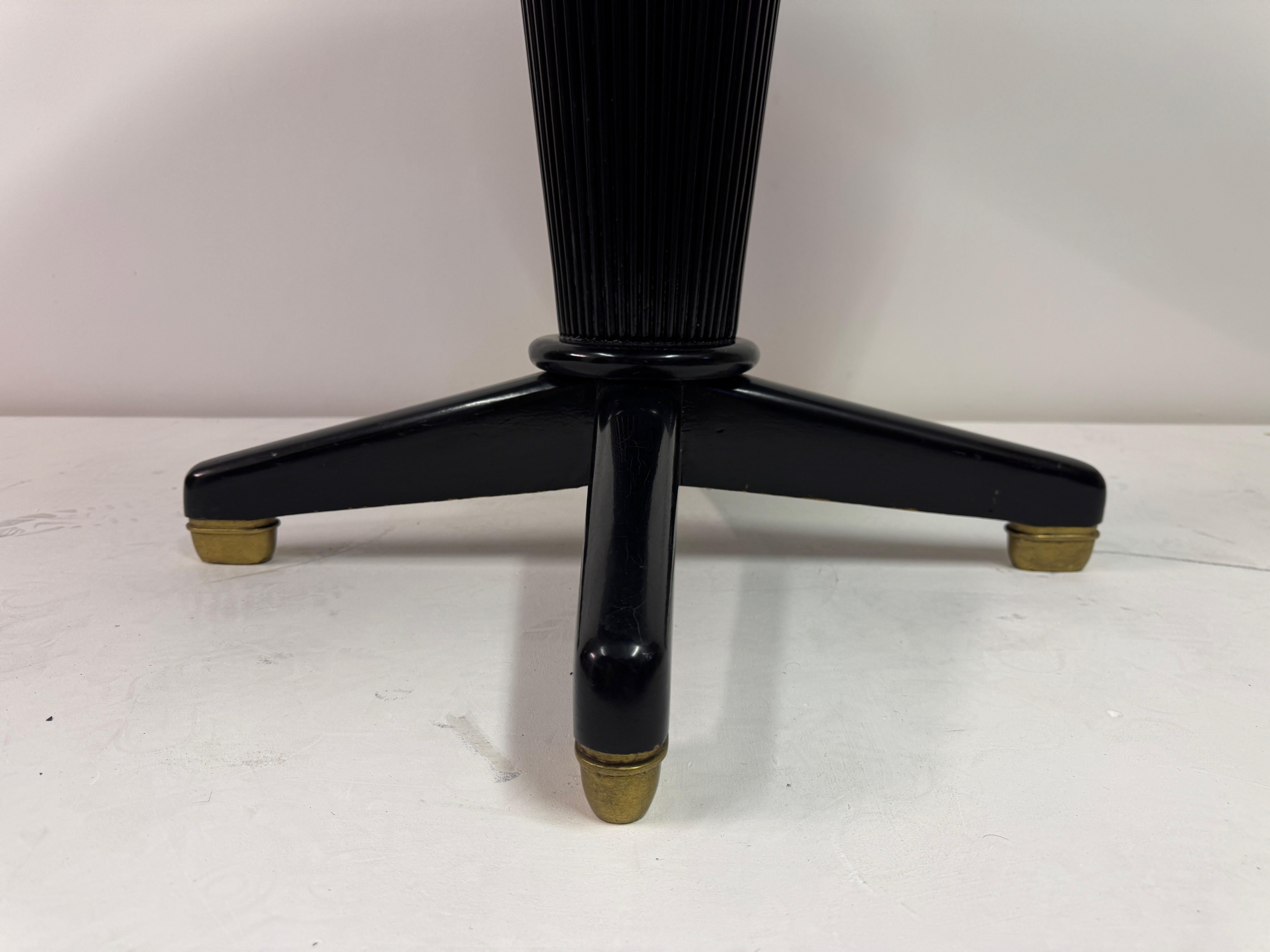 Mesa de centro ebonizada con tapa de mármol Verde Alpi, Italia, años 50 en venta 6