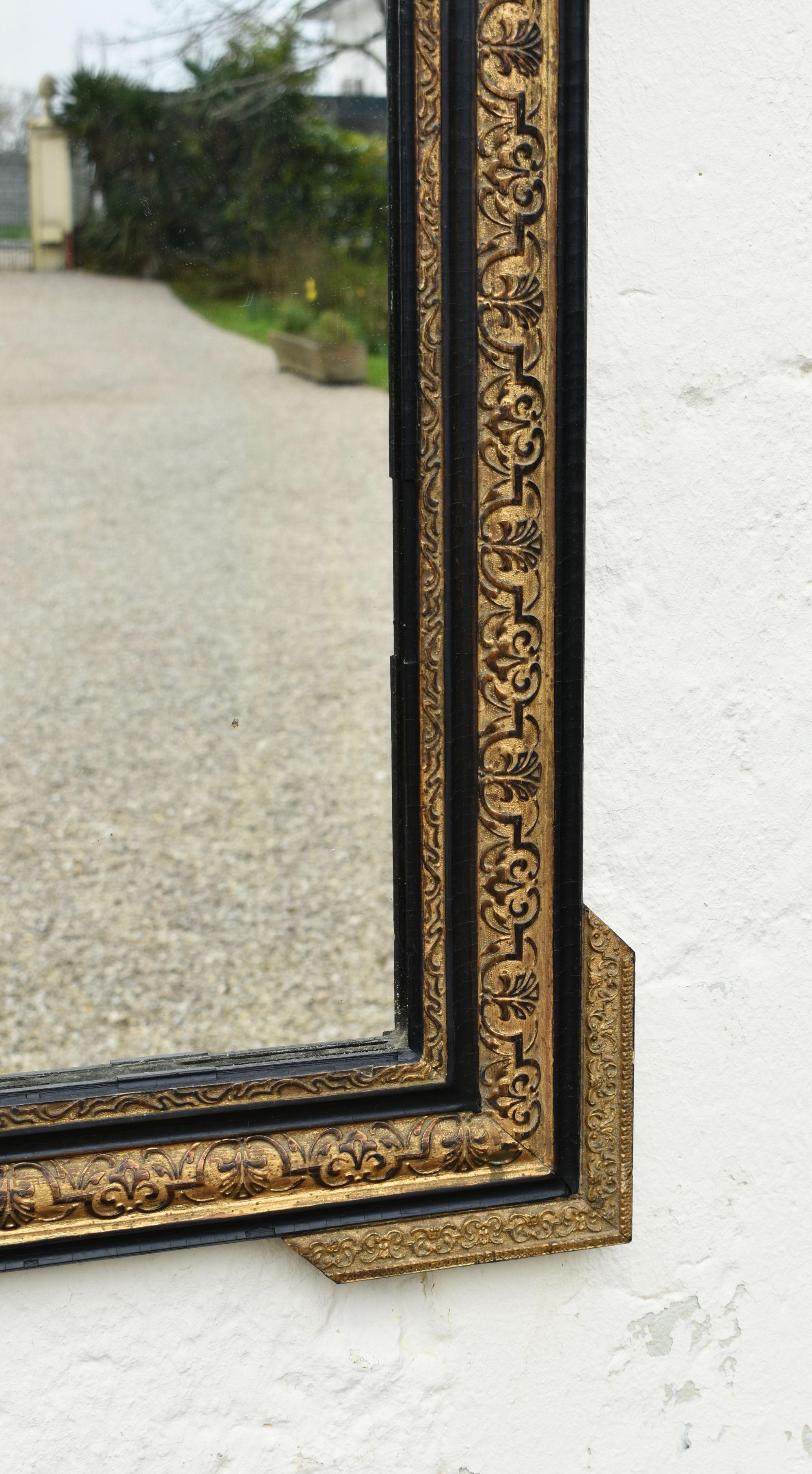 Specchio ebanizzato e in legno dorato Napoleone III Secondo Impero in vendita 5