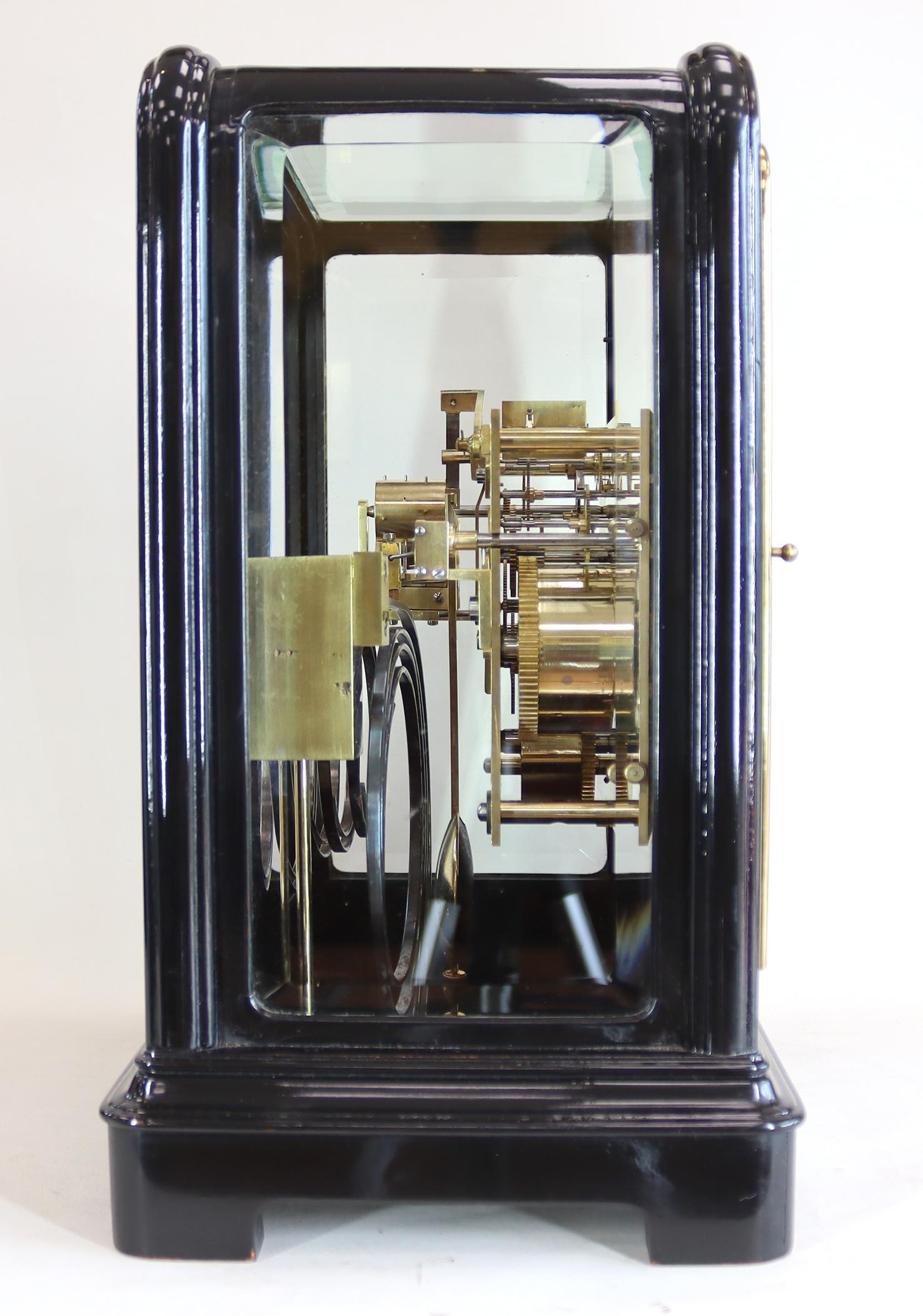 Horloge à 5 verres à quart de carillon en bois d'ébène en vente 1