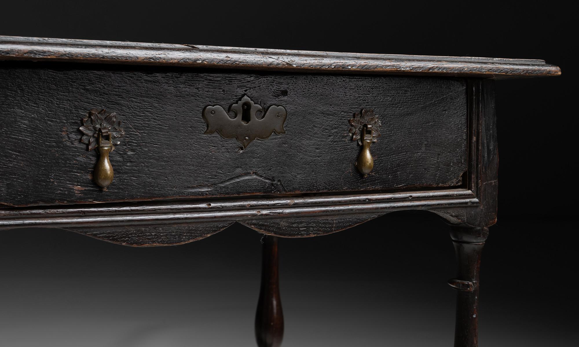 Ebonised Side Table, England circa 1680 In Good Condition For Sale In Culver City, CA