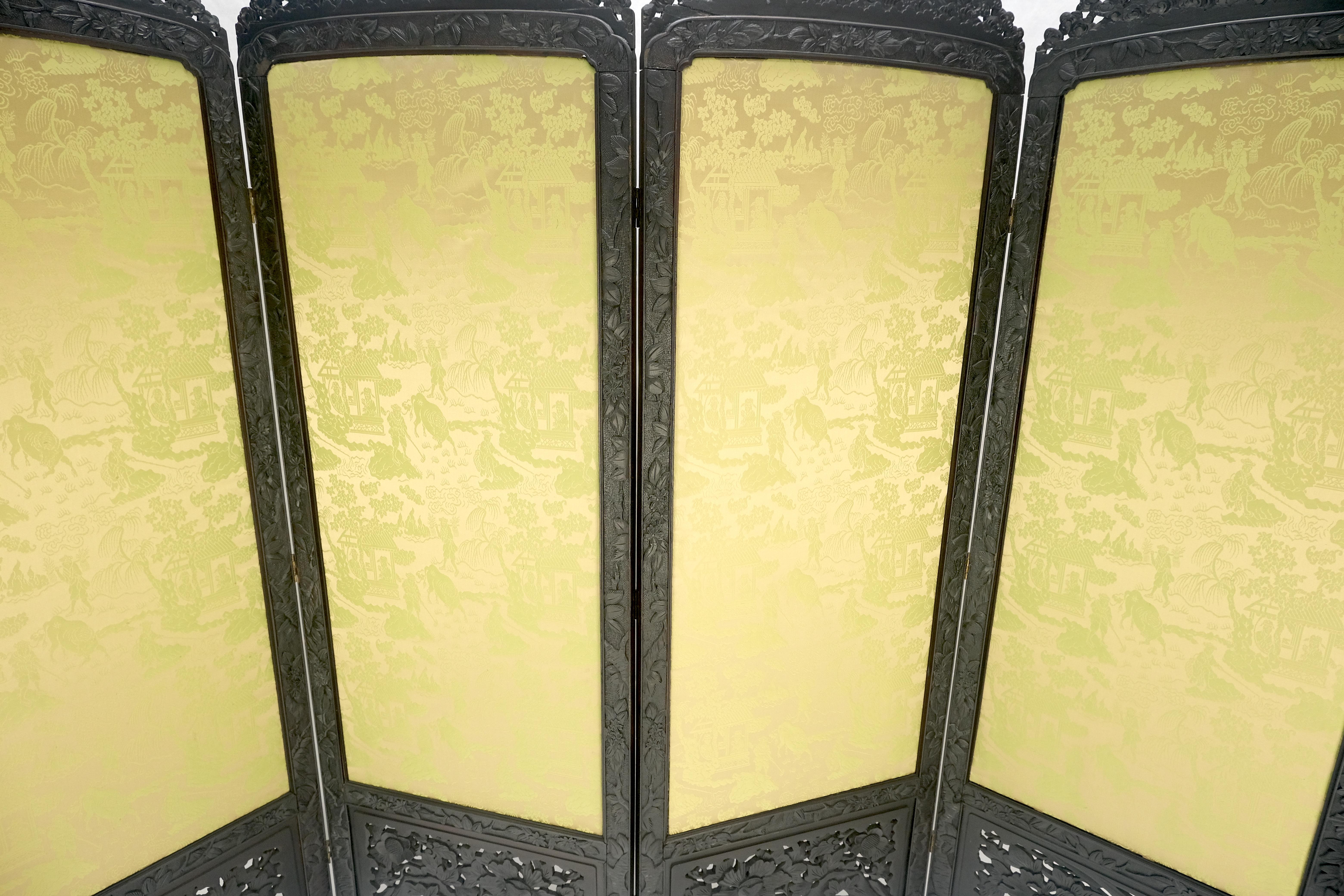 Teck ébonisé et soie finement sculptée japonaise asiatique 4 panneaux séparateur de pièce NICE en vente 1