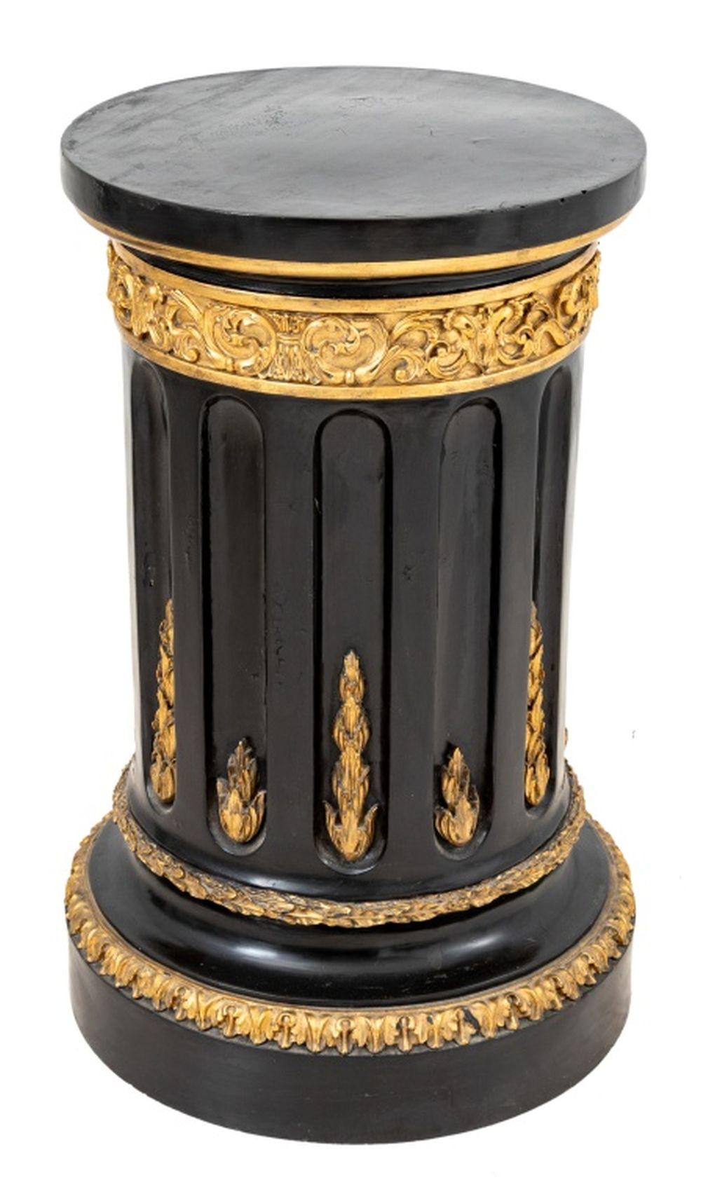 Ebonized and Gilded Carved Wood Column Pedestal In Good Condition For Sale In Astoria, NY