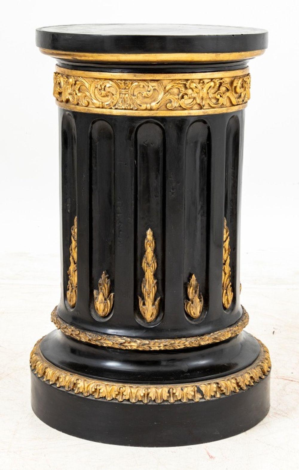 Mid-20th Century Ebonized and Gilded Carved Wood Column Pedestal For Sale