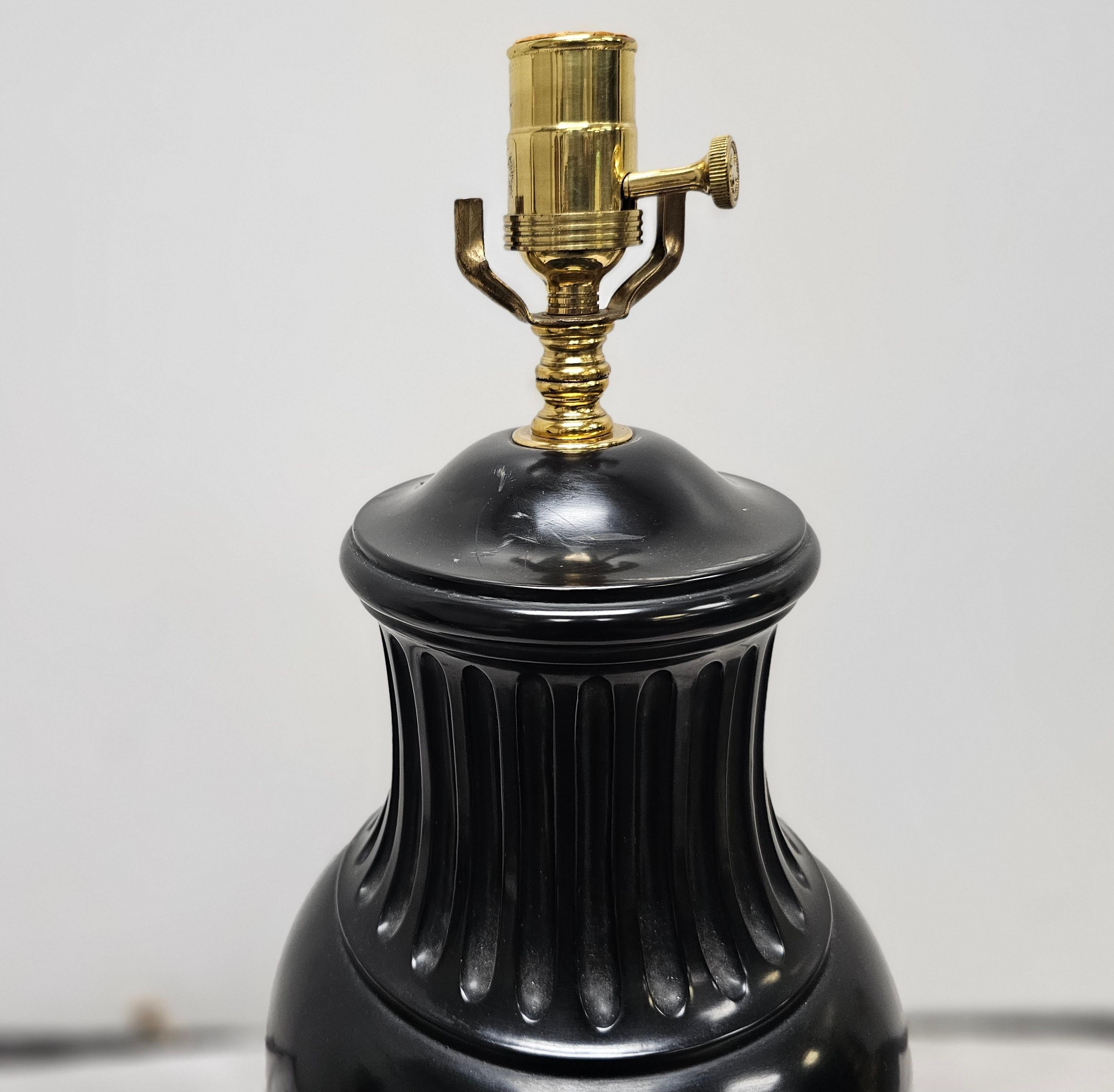 Tischlampe in Vasenform aus ebonisierter und glasierter Gusskeramik (Ebonisiert) im Angebot