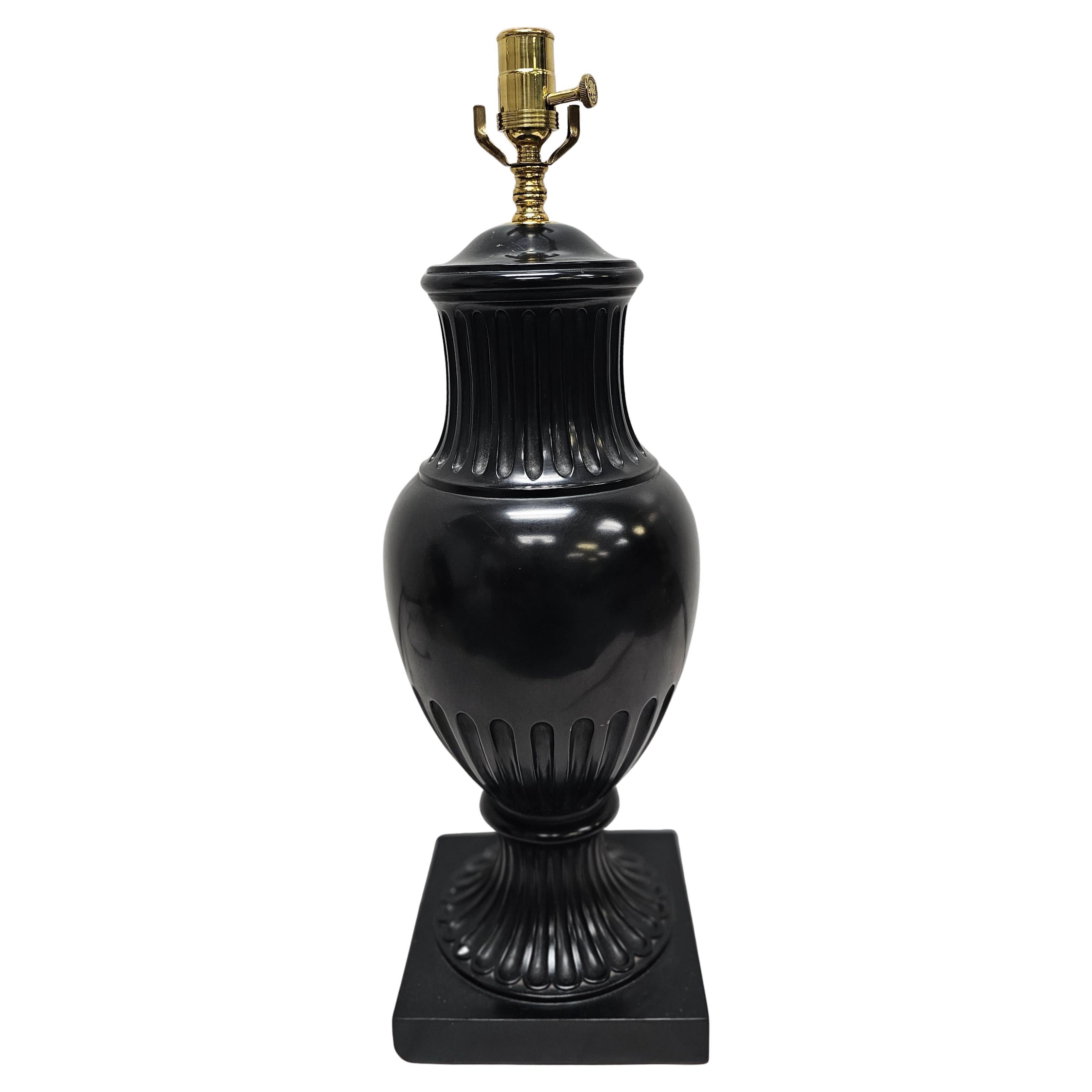 Tischlampe in Vasenform aus ebonisierter und glasierter Gusskeramik im Angebot