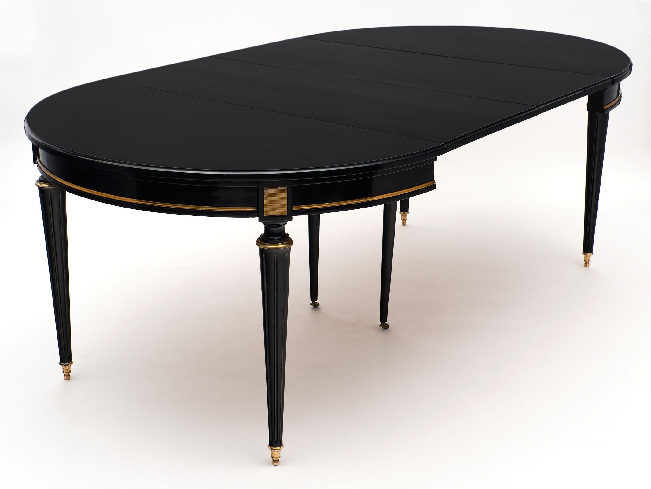 Early 20th Century Ebonized Antique Dining Table with Leaves
